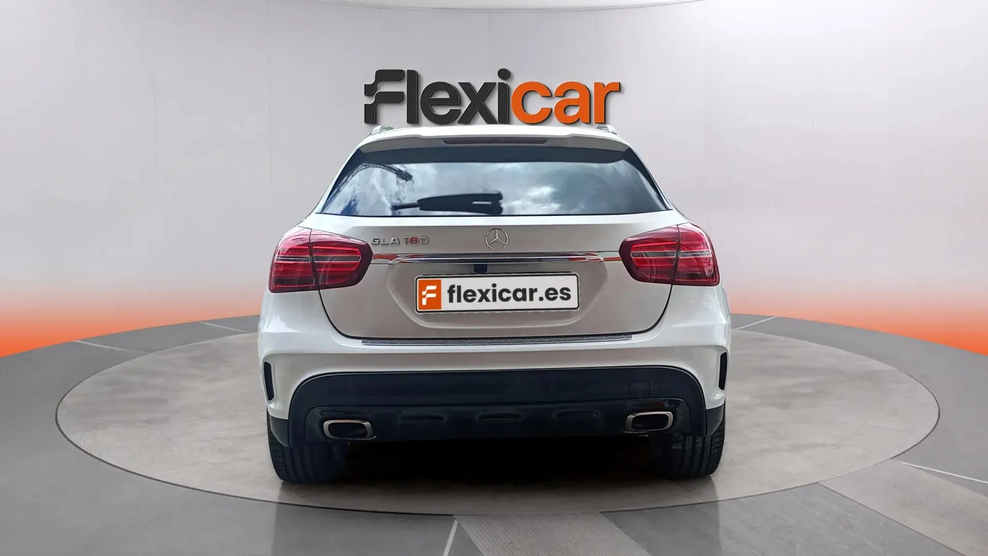 Mercedes-Benz GLA 180 - foto 4