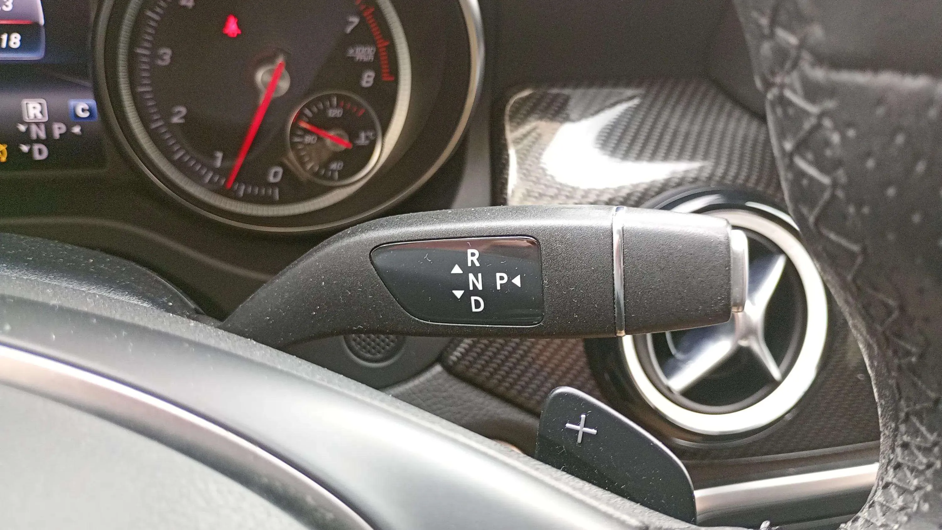 Mercedes-Benz GLA 180 - foto 12
