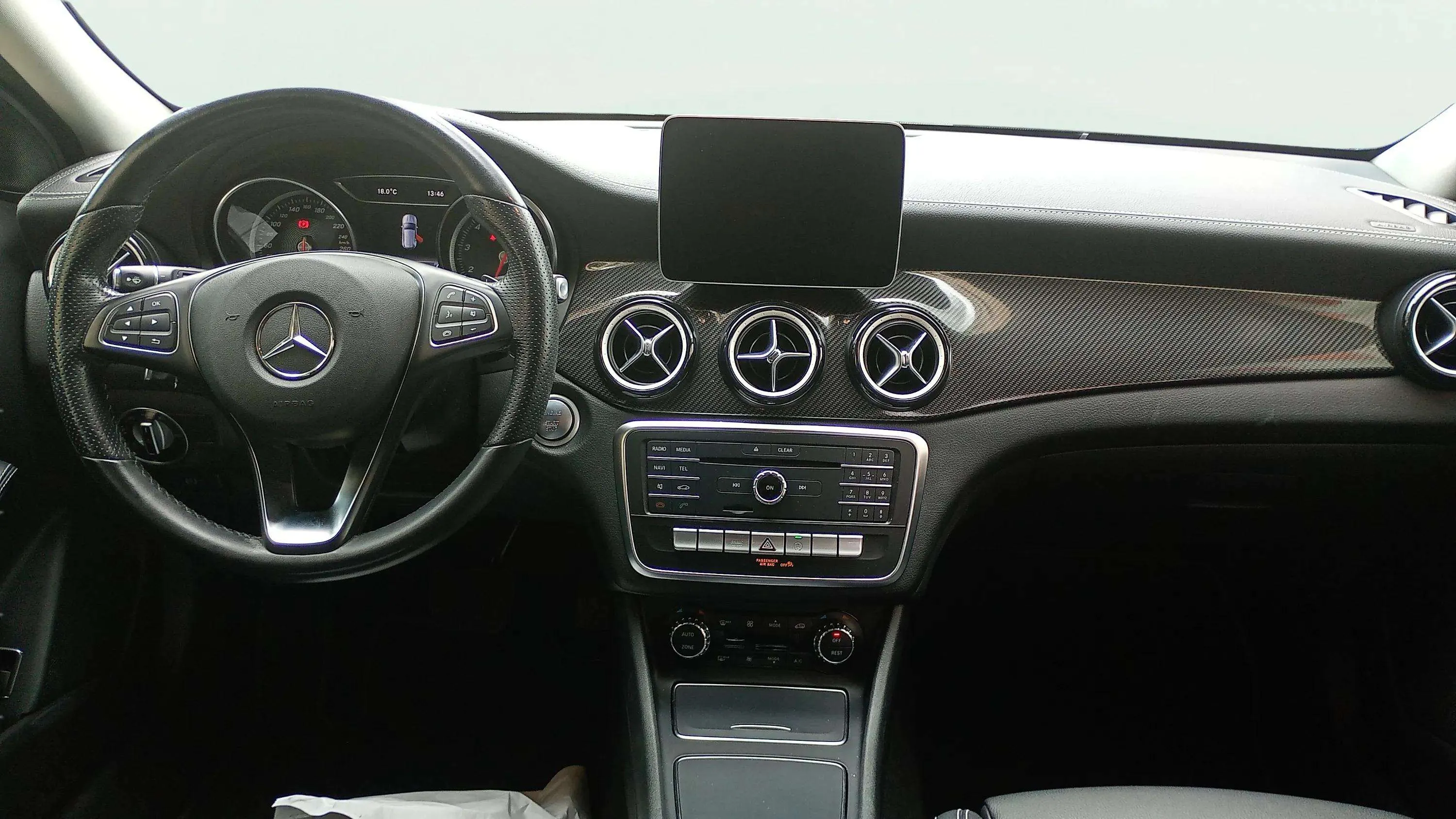 Mercedes-Benz GLA 180 - foto 5