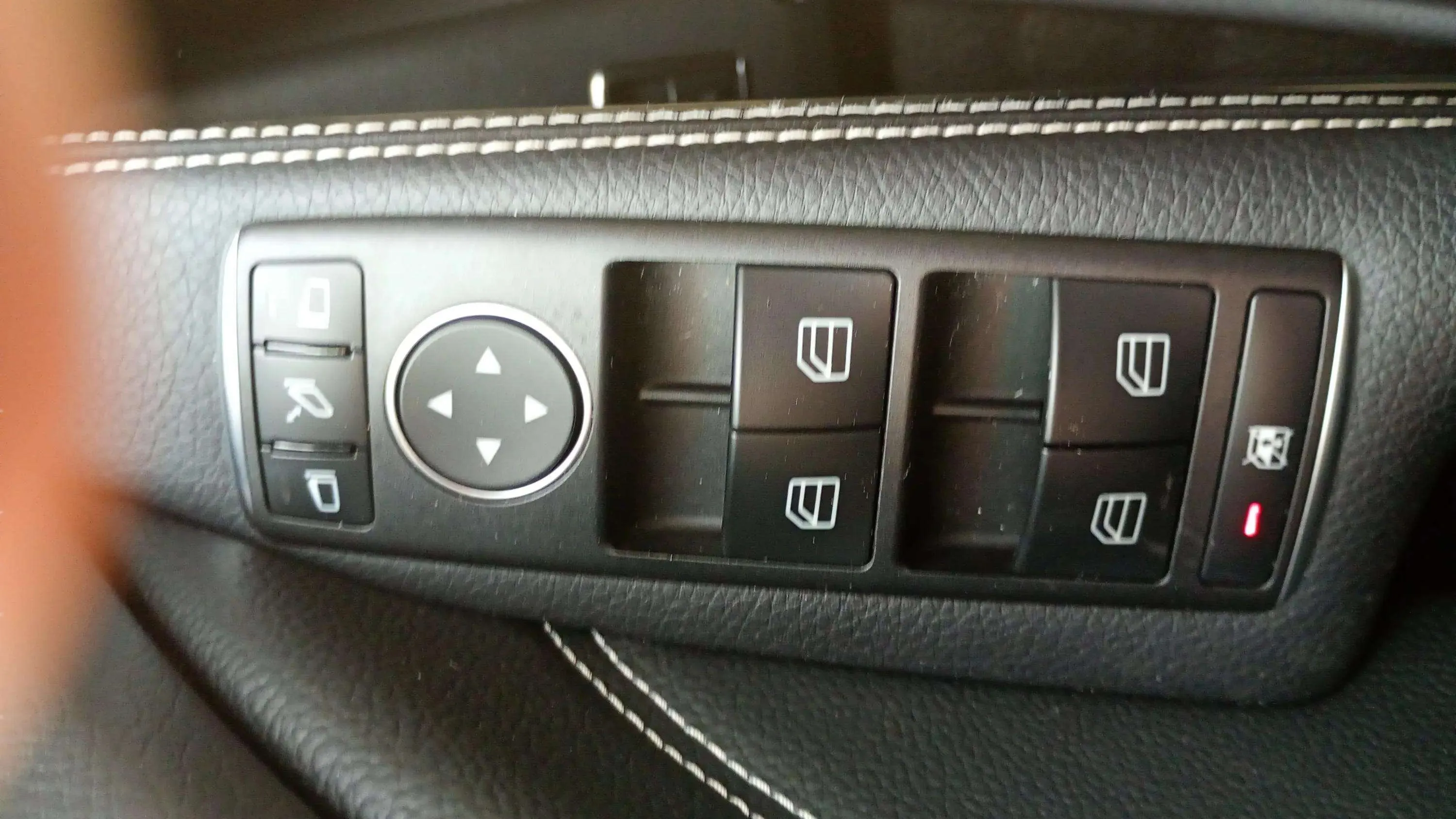 Mercedes-Benz GLA 180 - foto 13