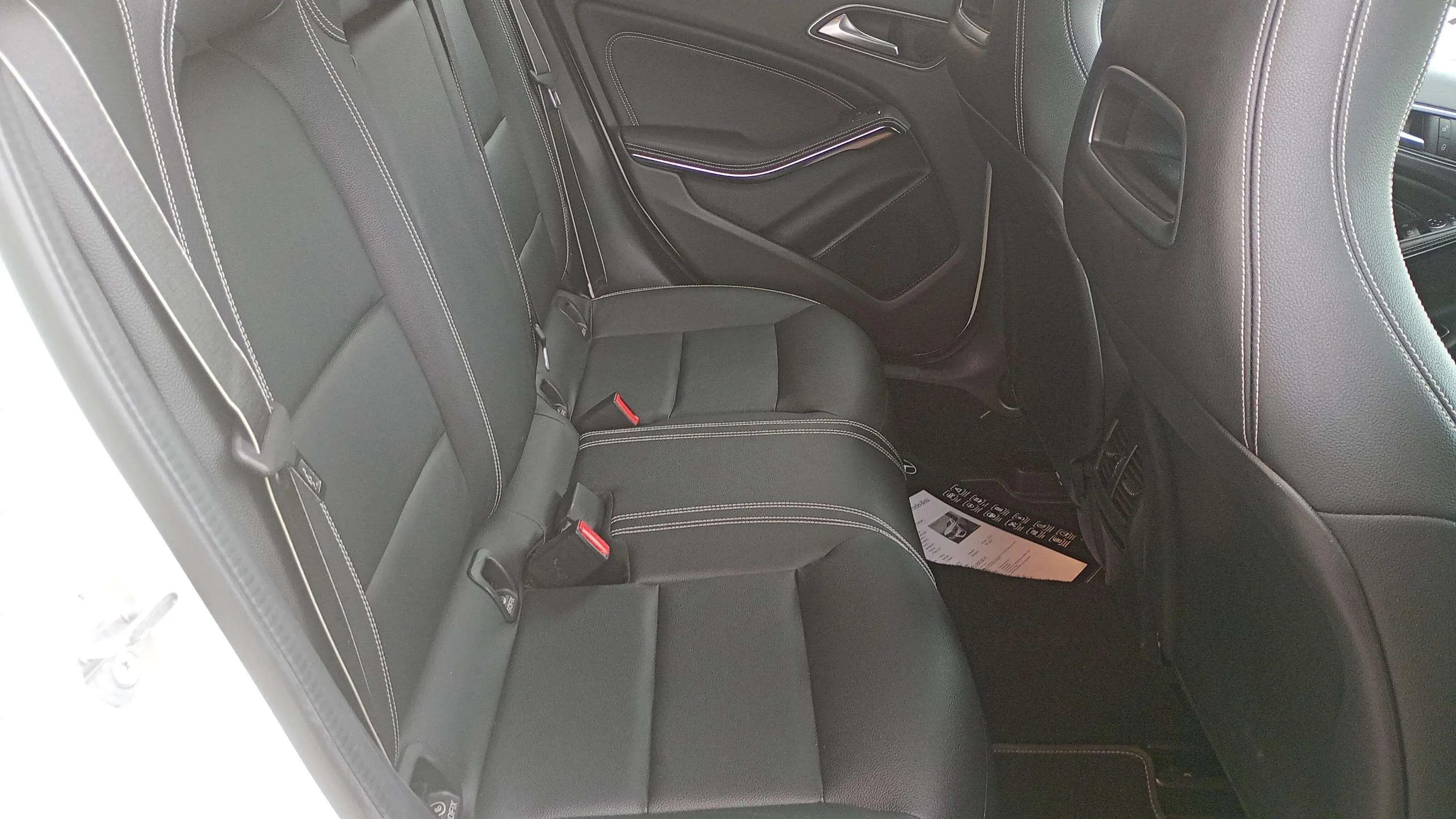Mercedes-Benz GLA 180 - foto 19