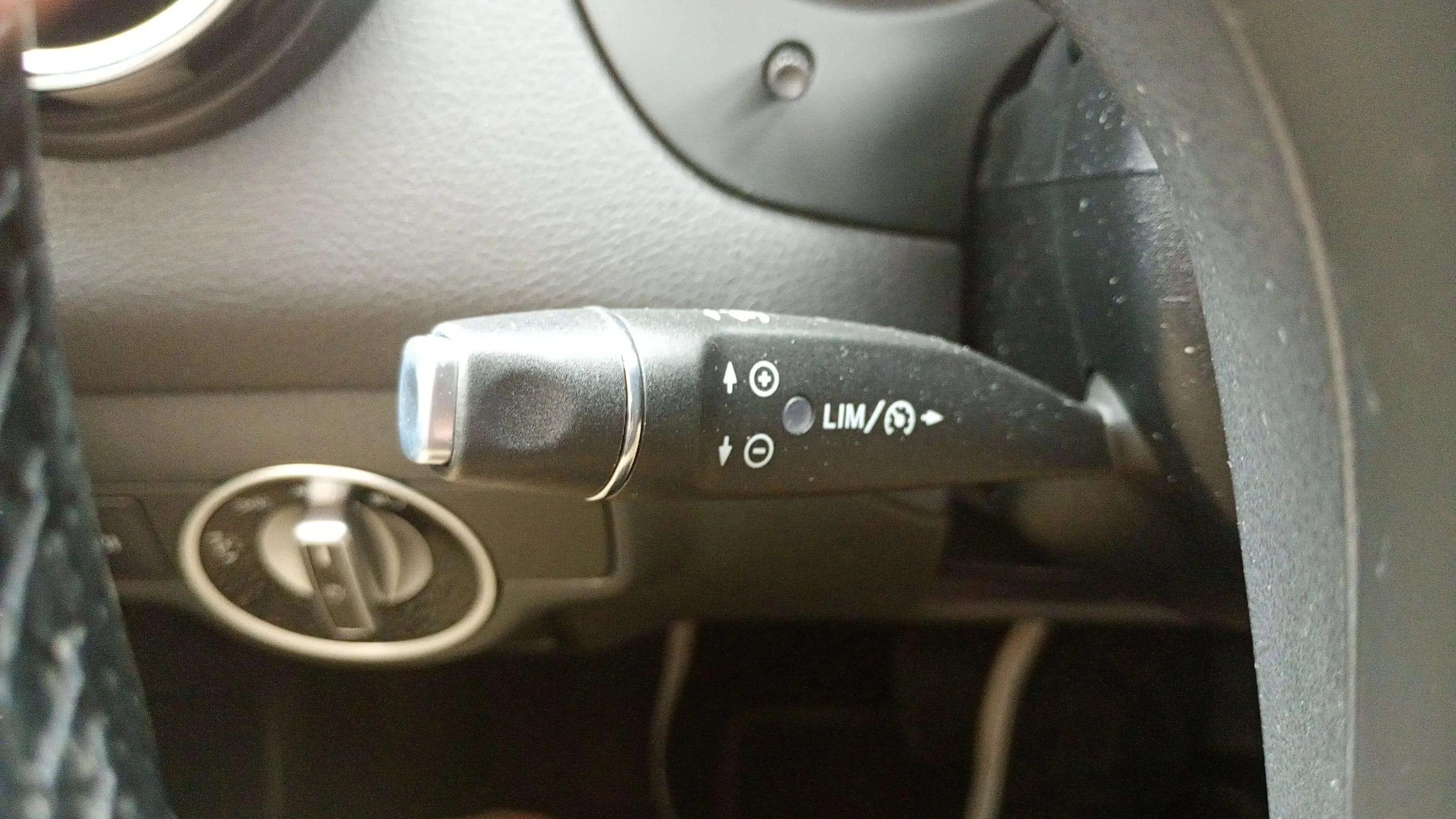Mercedes-Benz GLA 180 - foto 14