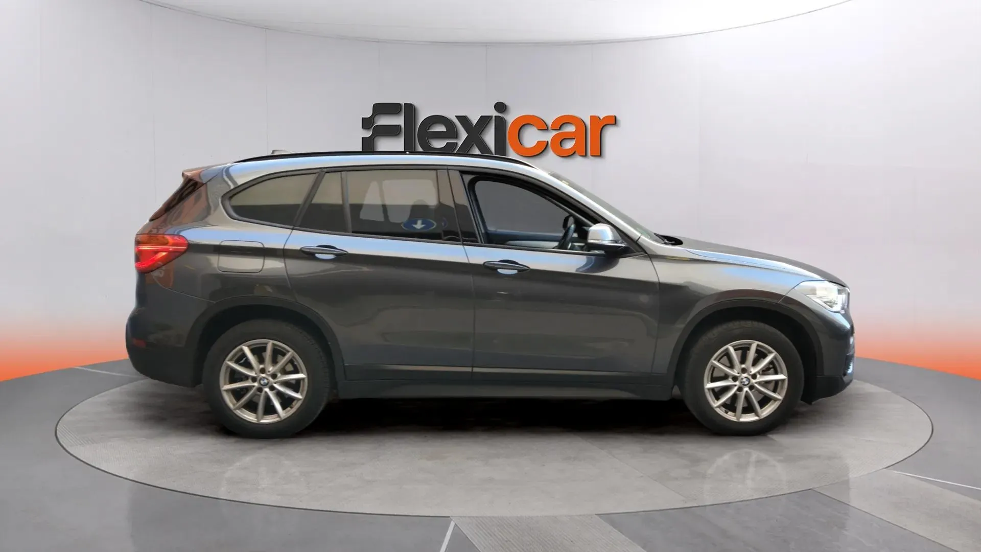BMW X1 sDrive20i DCT - foto 5