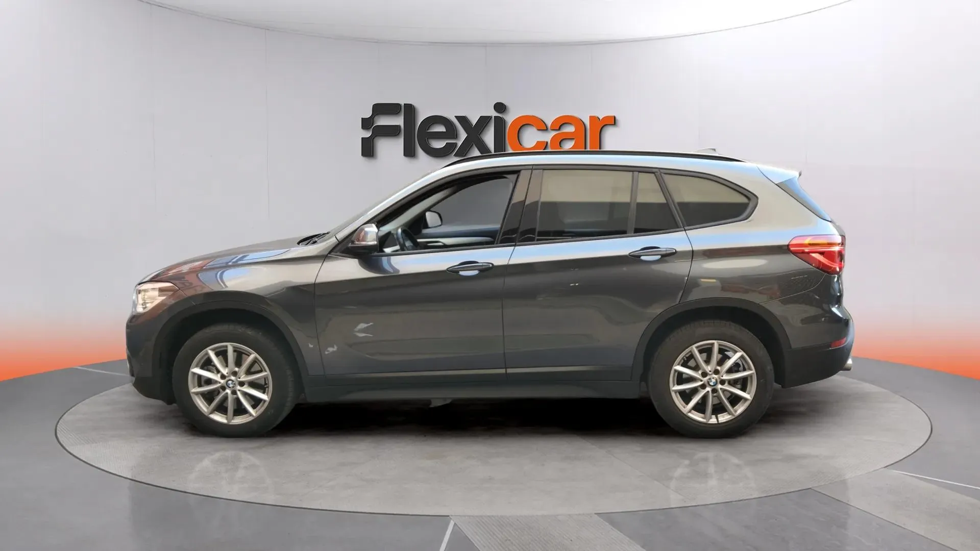 BMW X1 sDrive20i DCT - foto 3
