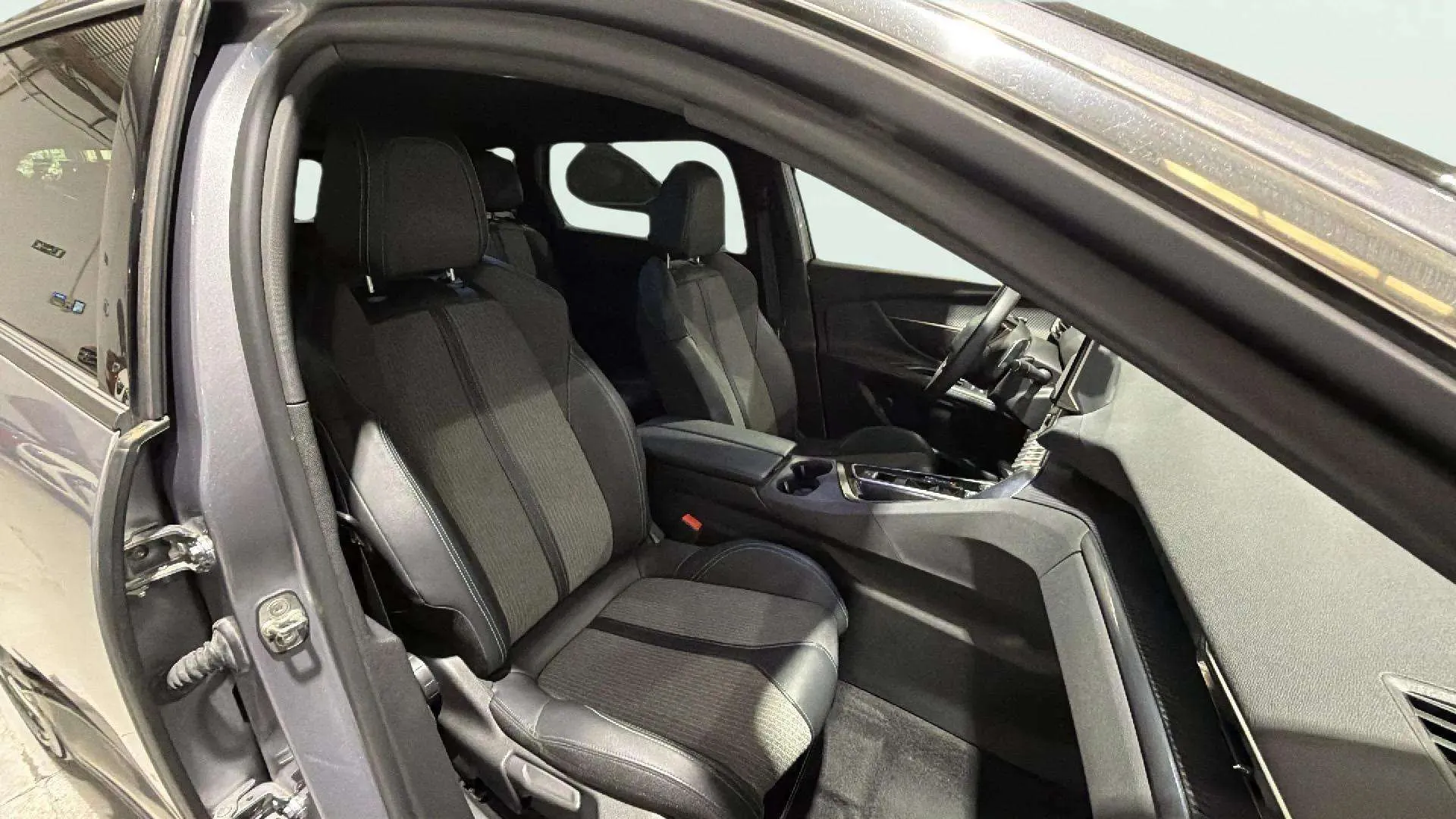 Peugeot 5008 1.2 Allure Pack eDCS6 - foto 14