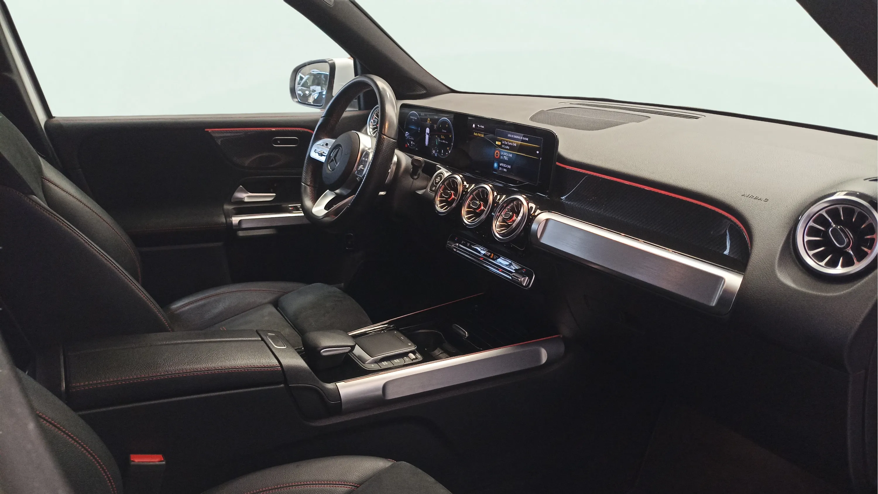 Mercedes-Benz GLB 200 d - foto 14