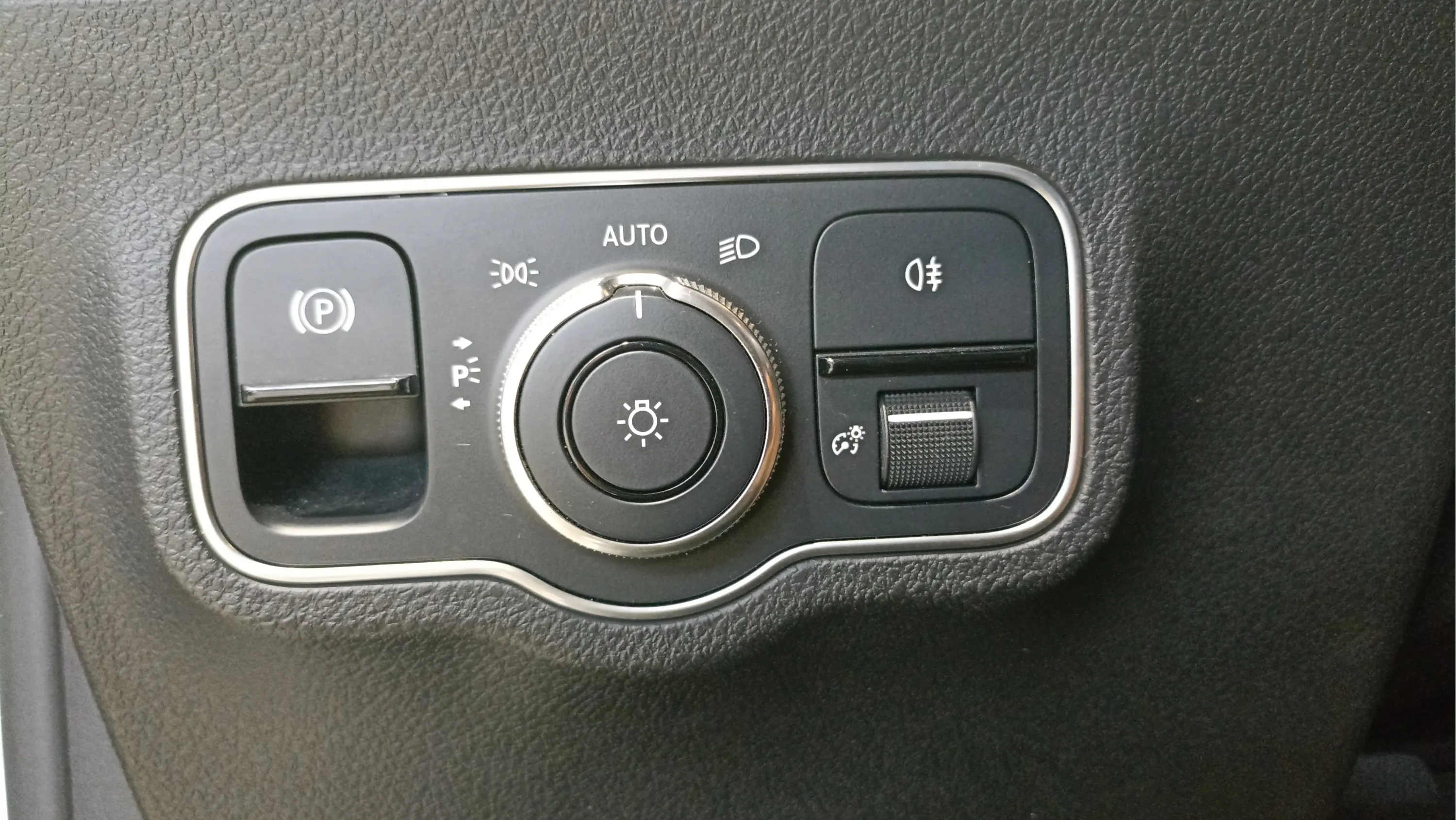 Mercedes-Benz GLB 200 d - foto 18