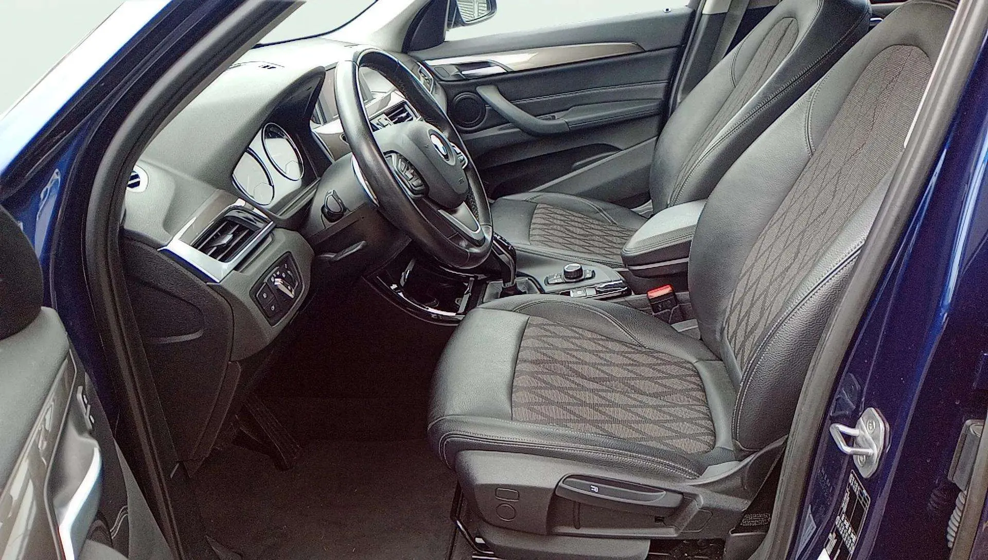 BMW X1 sDrive20i DCT - foto 11
