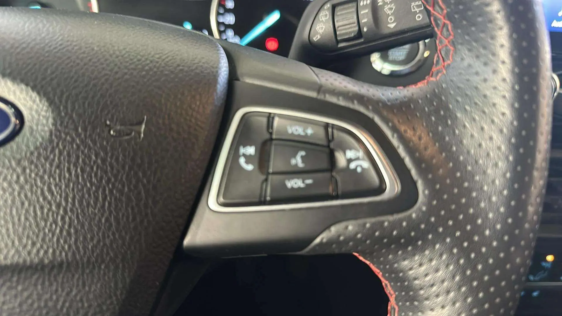 Ford EcoSport 1.0T EcoBoost ST Line - foto 14