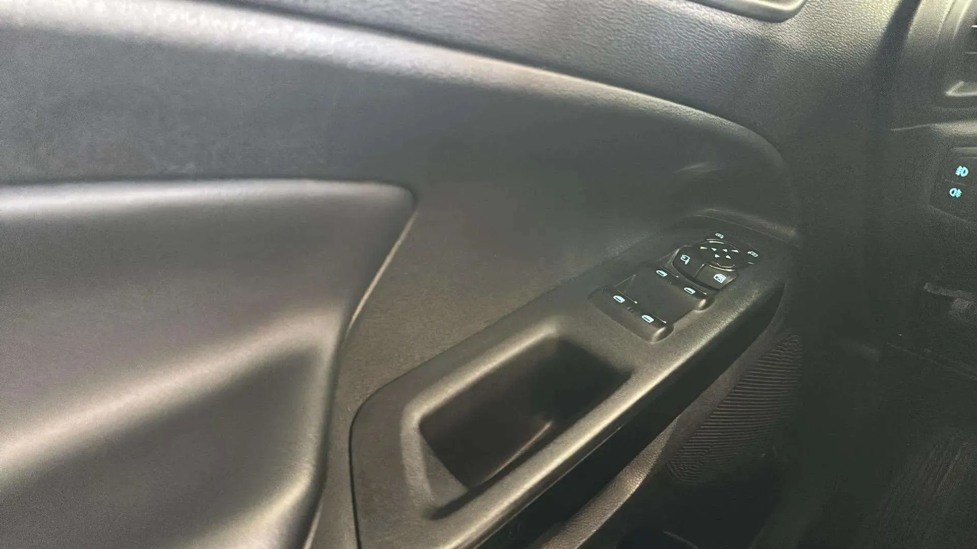 Ford EcoSport 1.0T EcoBoost ST Line - foto 20