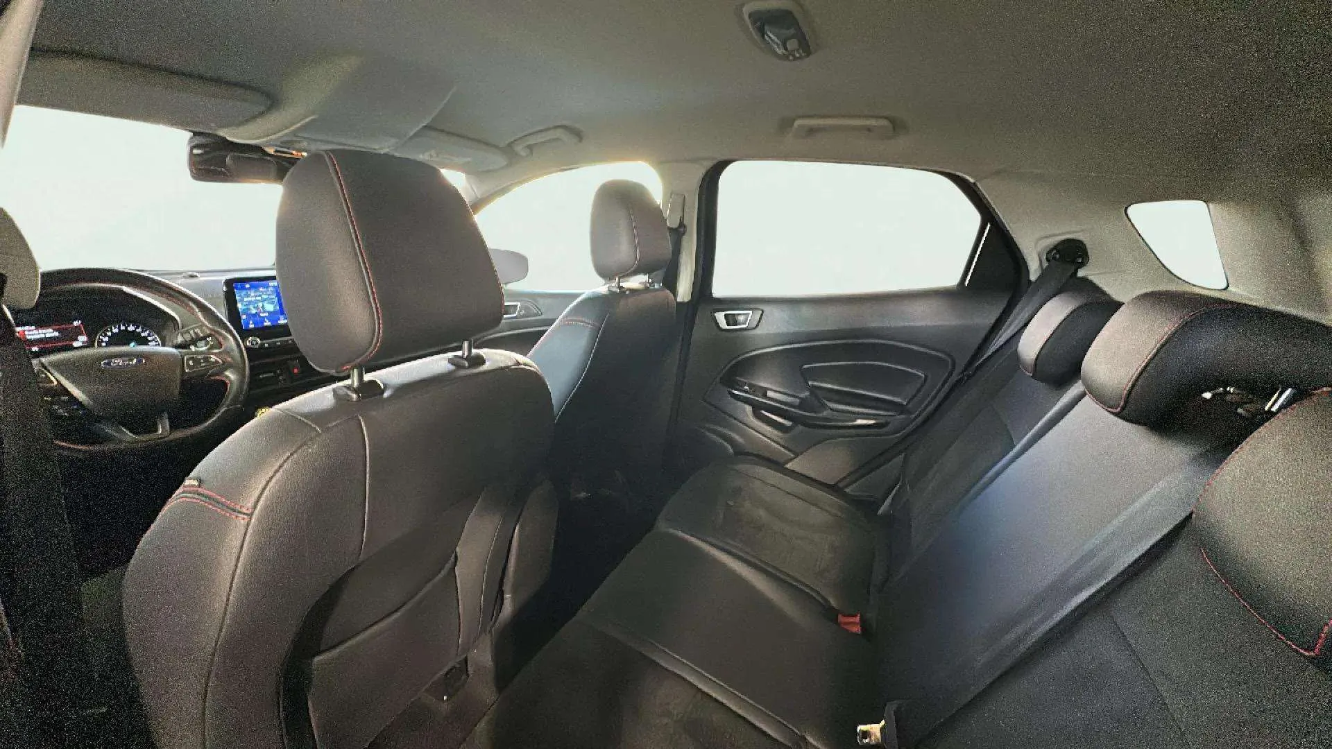 Ford EcoSport 1.0T EcoBoost ST Line - foto 22