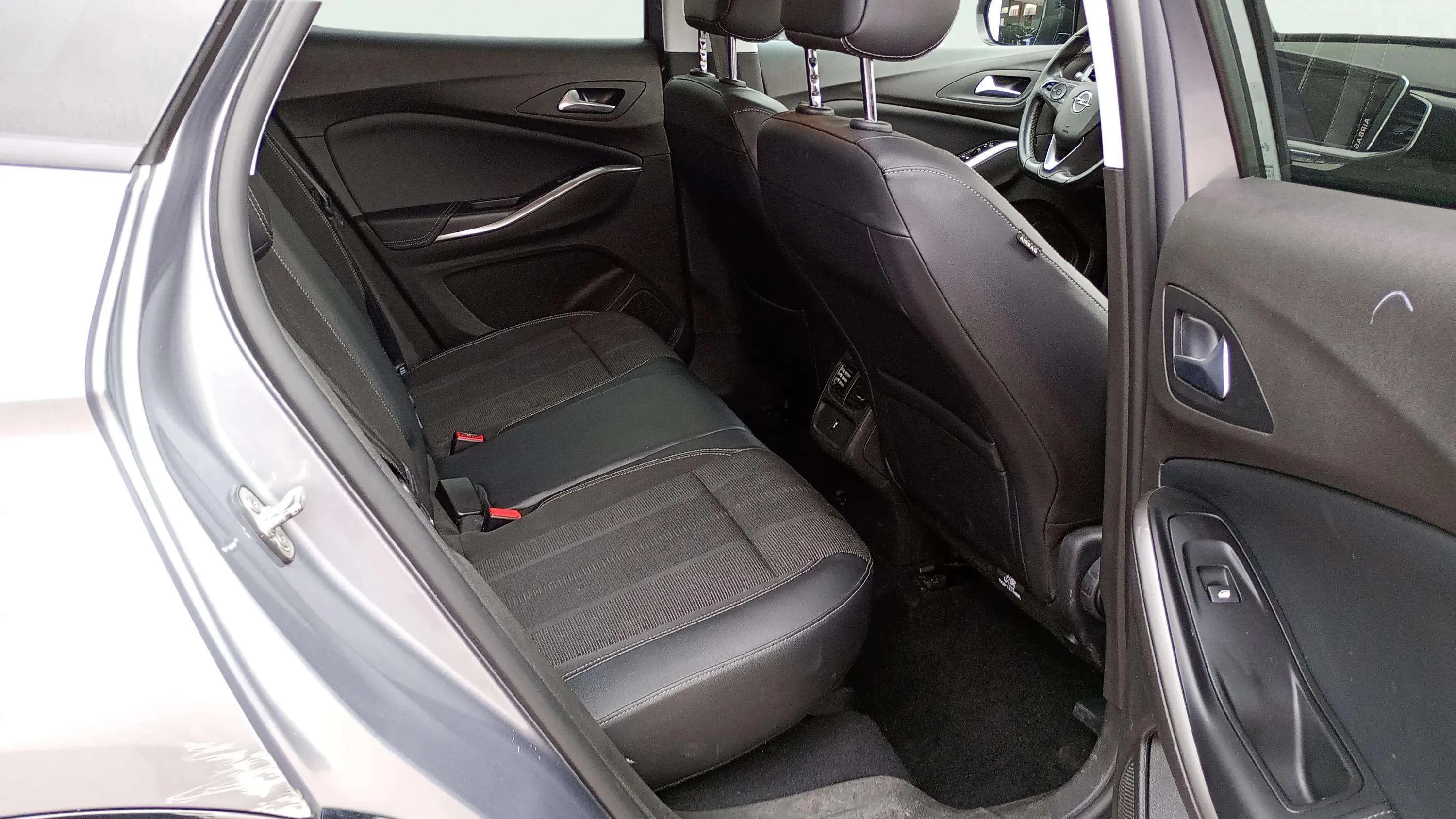 Opel Grandland 1.2 Turbo GS - foto 22