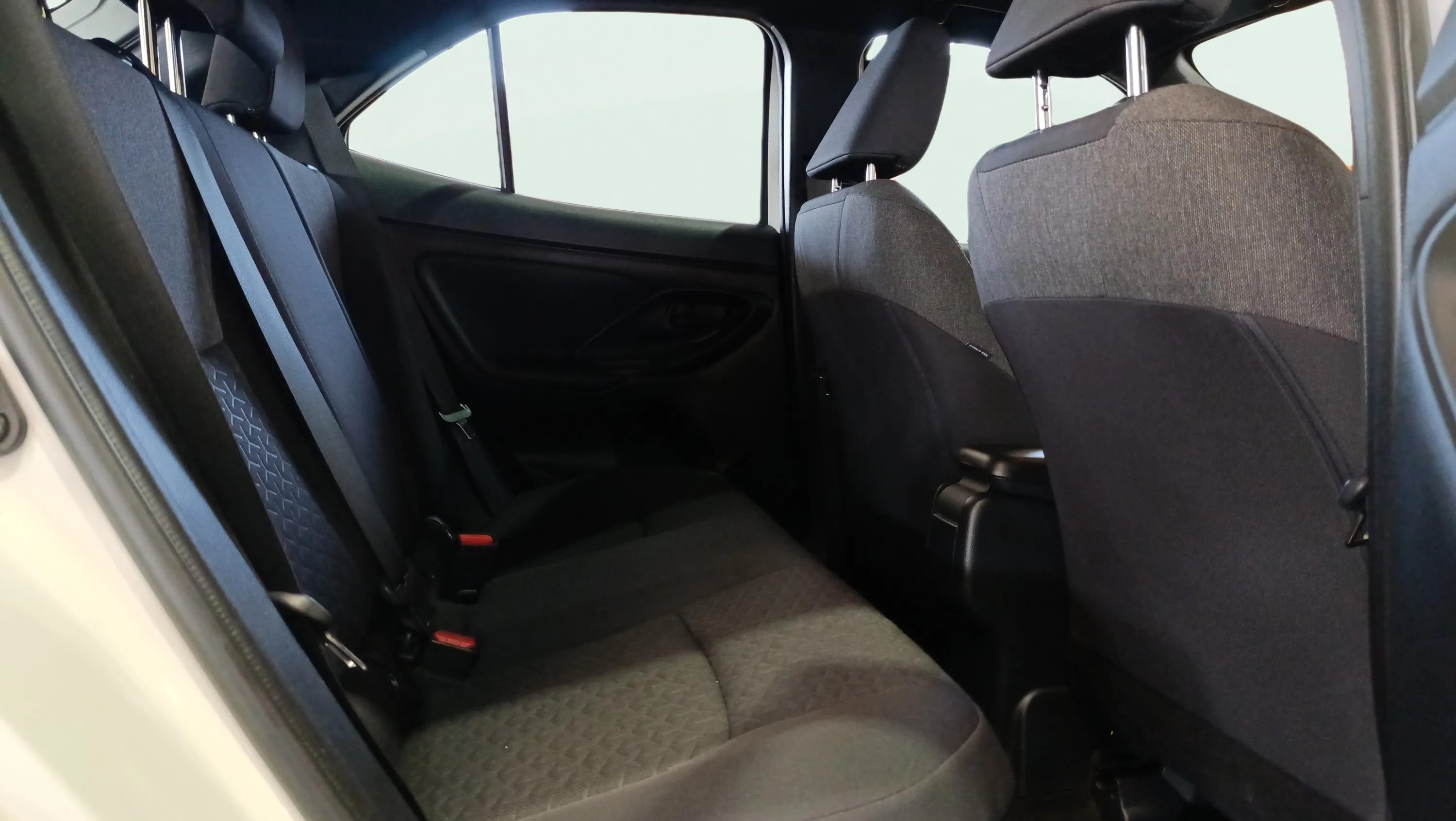Toyota Yaris Cross 1.5 120H Active Tech - foto 32