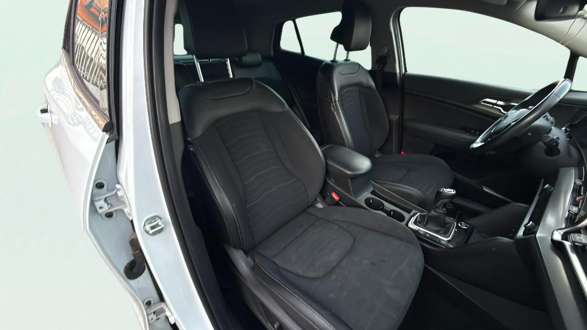 Kia Sportage 1.6 T-GDi MHEV Drive 4x2 - foto 12