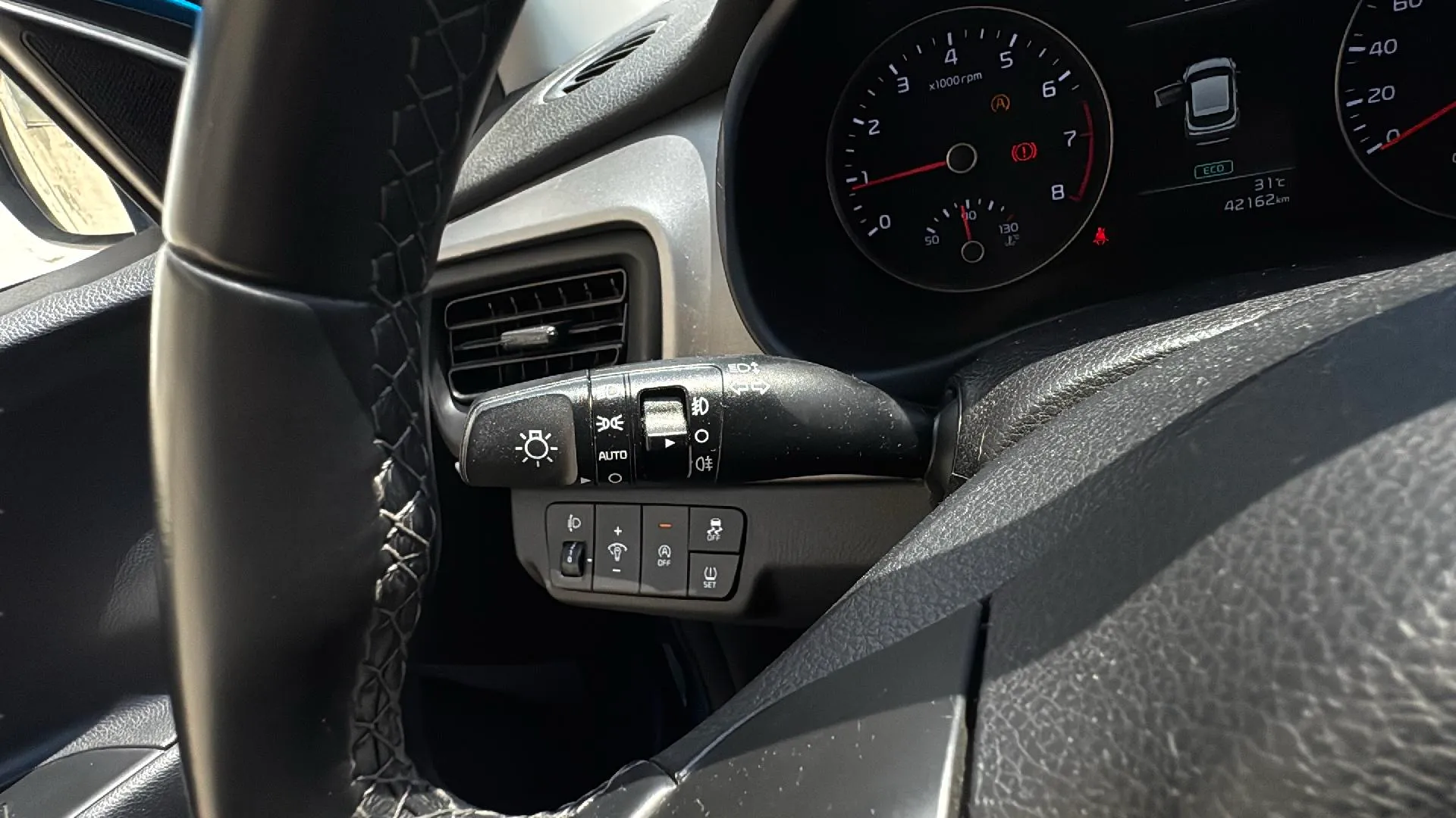 Kia Stonic 1.0 T-GDi MHEV Concept - foto 15