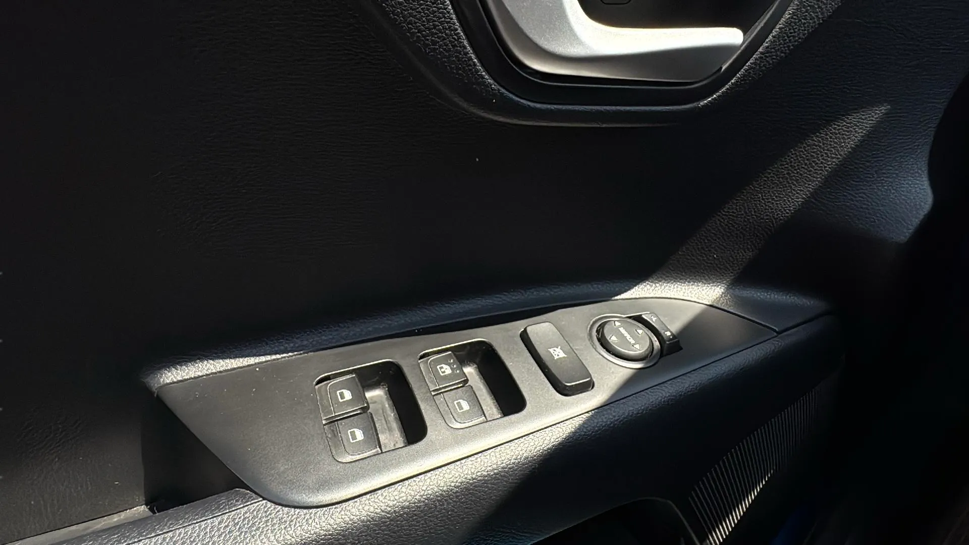 Kia Stonic 1.0 T-GDi MHEV Concept - foto 20