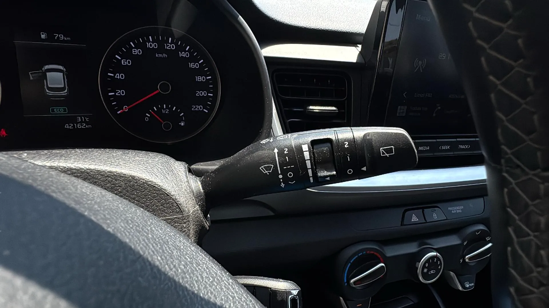 Kia Stonic 1.0 T-GDi MHEV Concept - foto 16