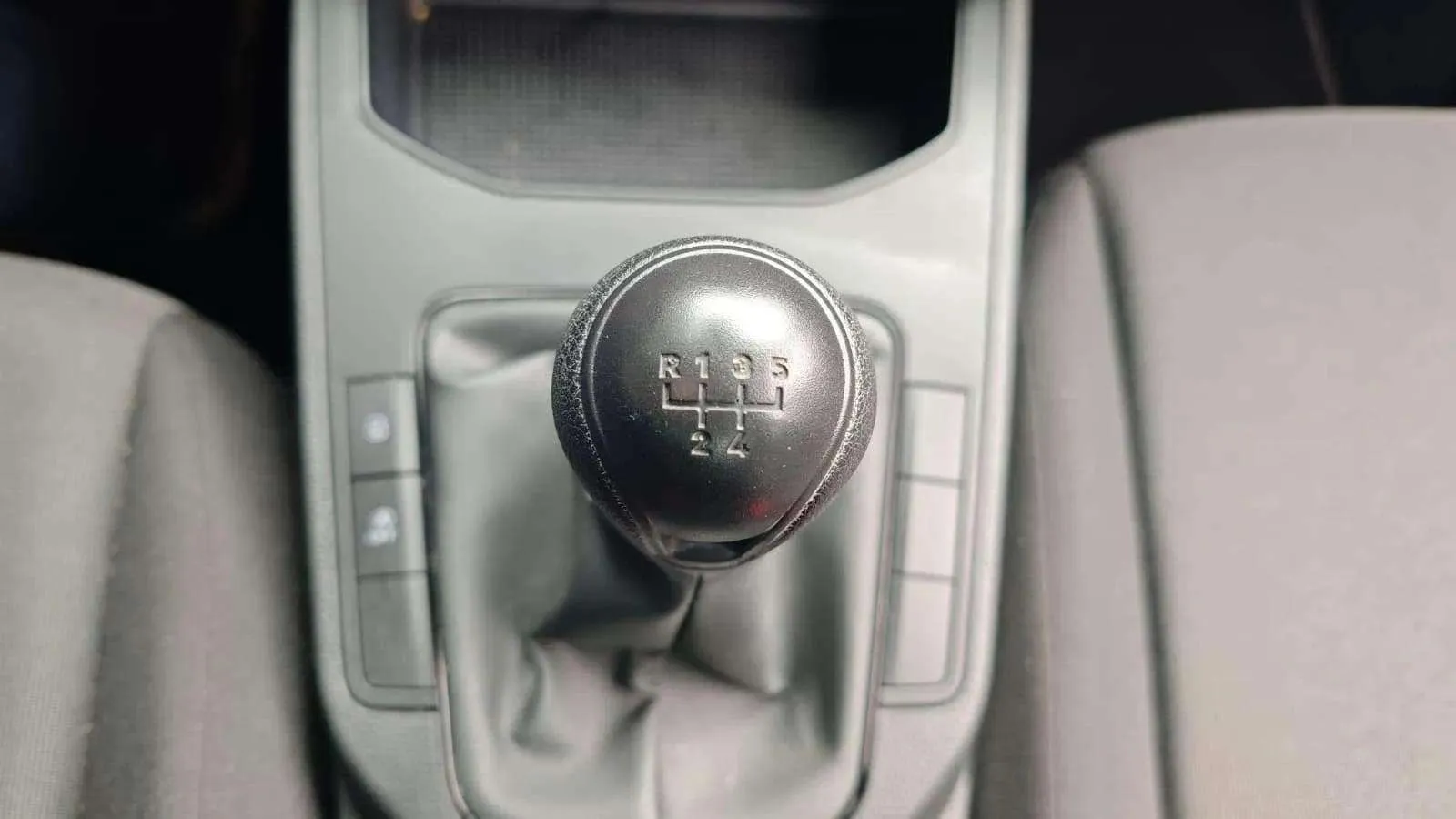 SEAT Arona 1.0 TSI Reference - foto 23