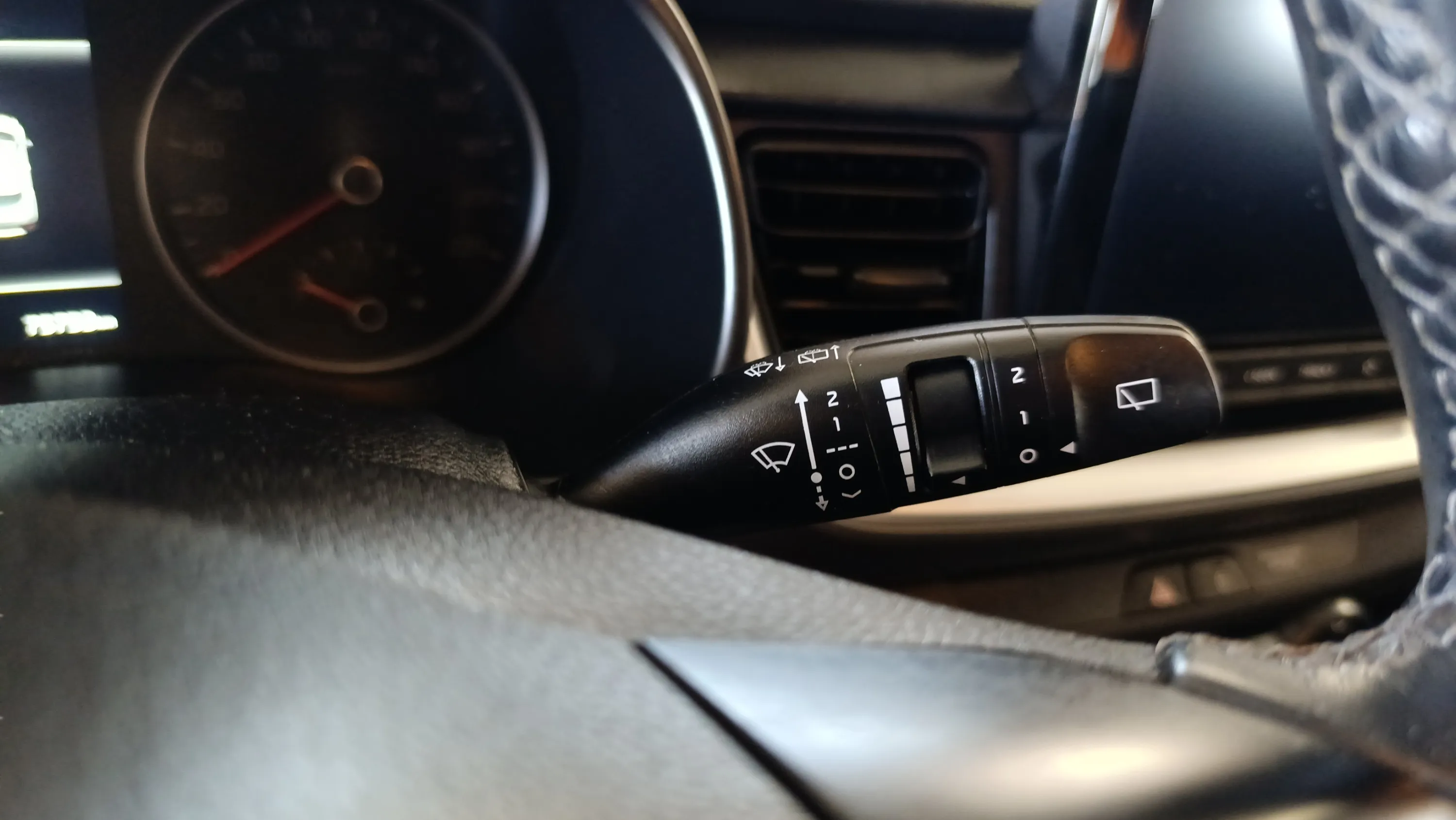 Kia Stonic 1.0 T-GDi MHEV iMT Concept - foto 14