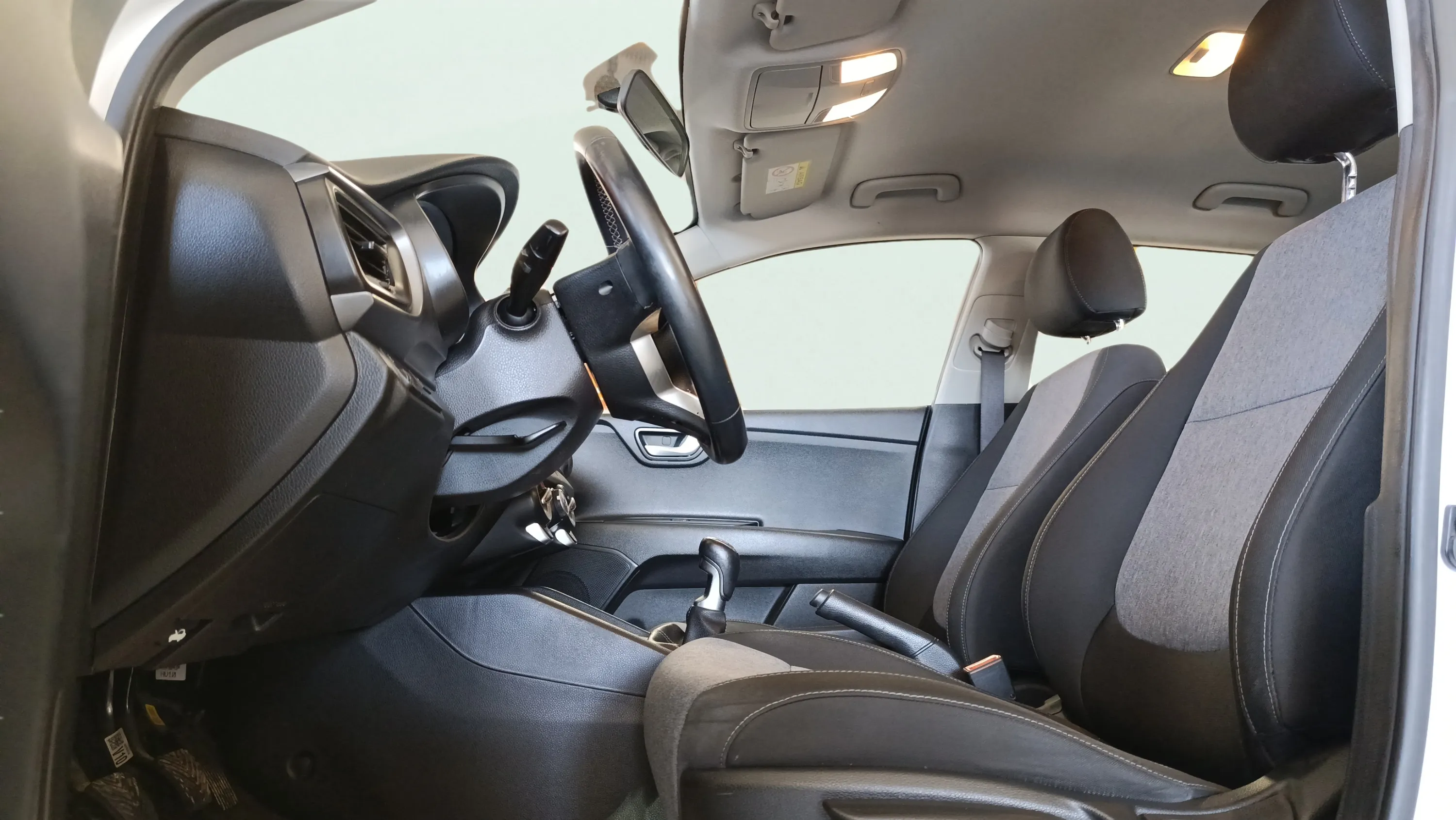 Kia Stonic 1.0 T-GDi MHEV iMT Concept - foto 24