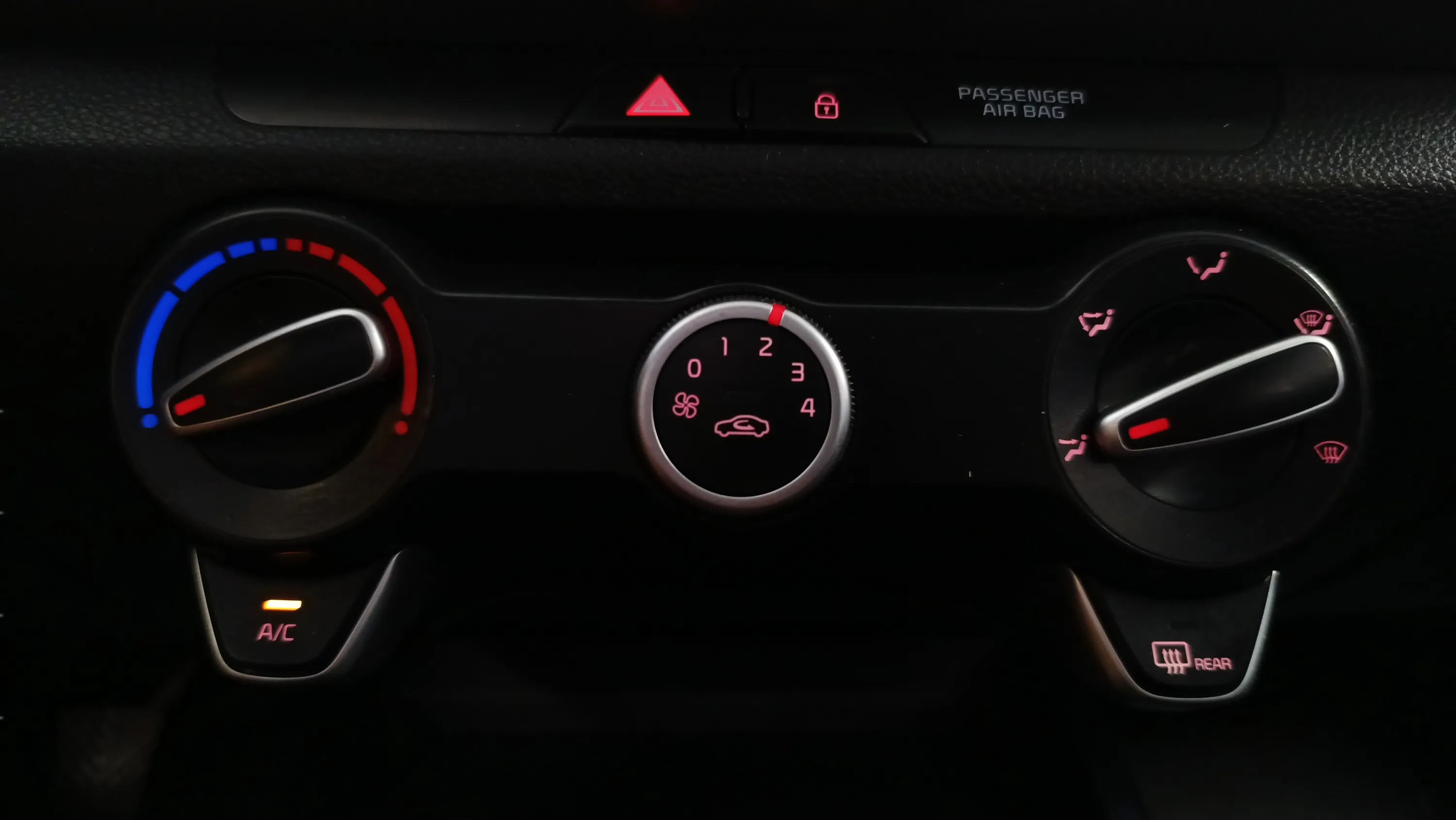 Kia Stonic 1.0 T-GDi MHEV iMT Concept - foto 20