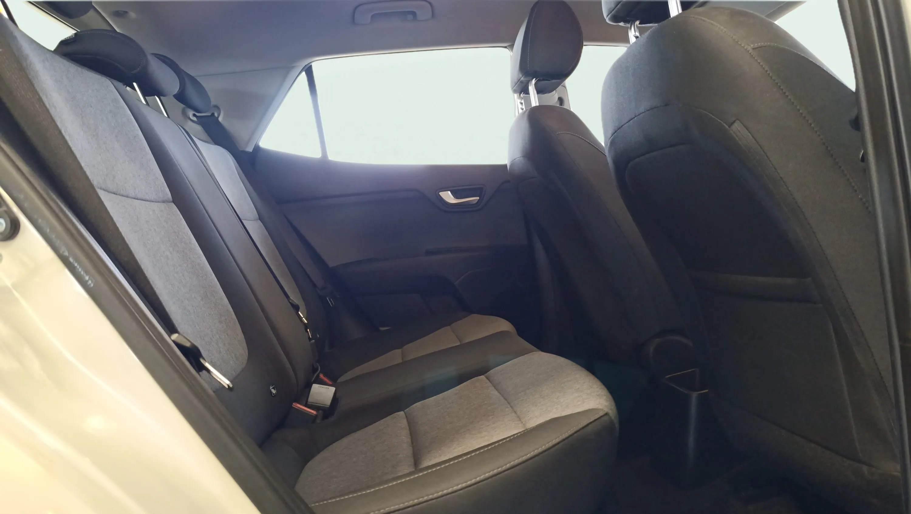 Kia Stonic 1.0 T-GDi MHEV iMT Concept - foto 27
