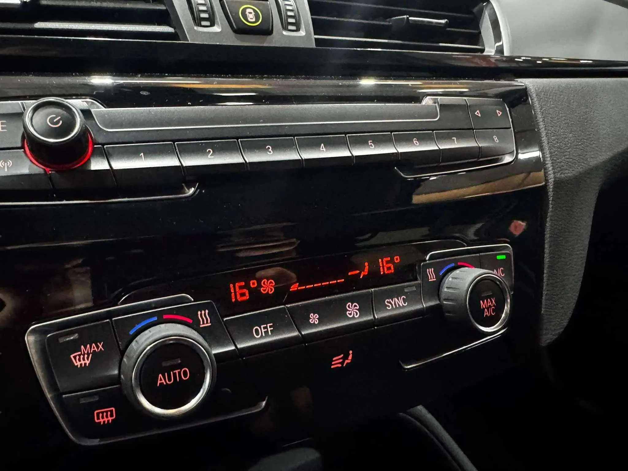 BMW X1 sDrive18d - foto 24
