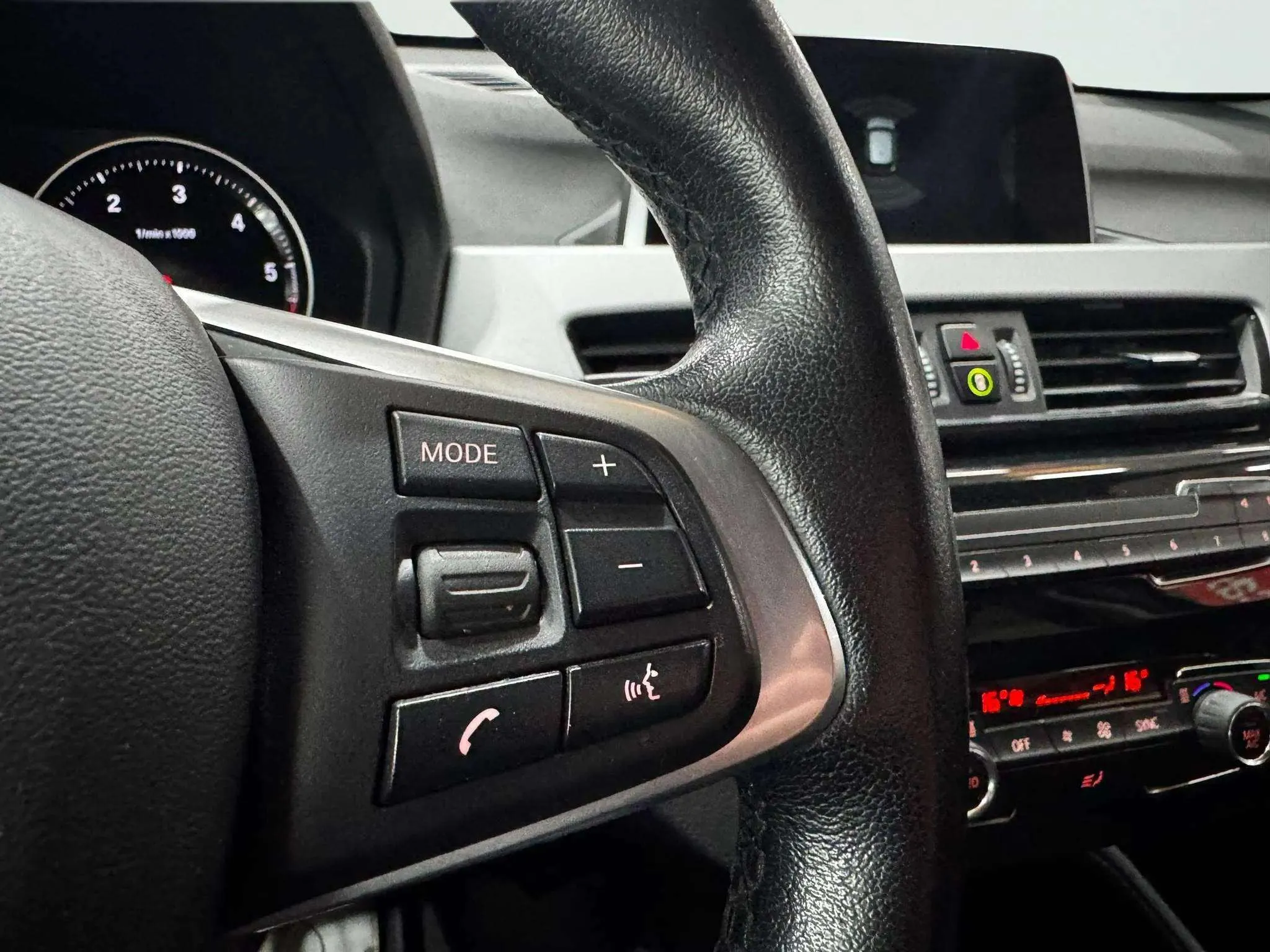 BMW X1 sDrive18d - foto 31