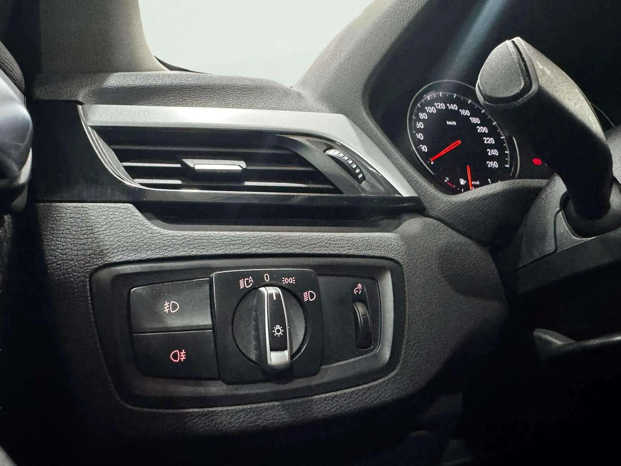 BMW X1 sDrive18d - foto 29