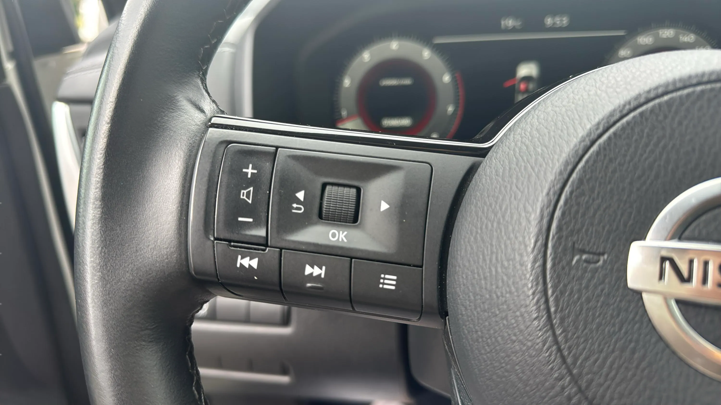 Nissan Qashqai DIG-T mHEV 4x2 N-Connecta - foto 18
