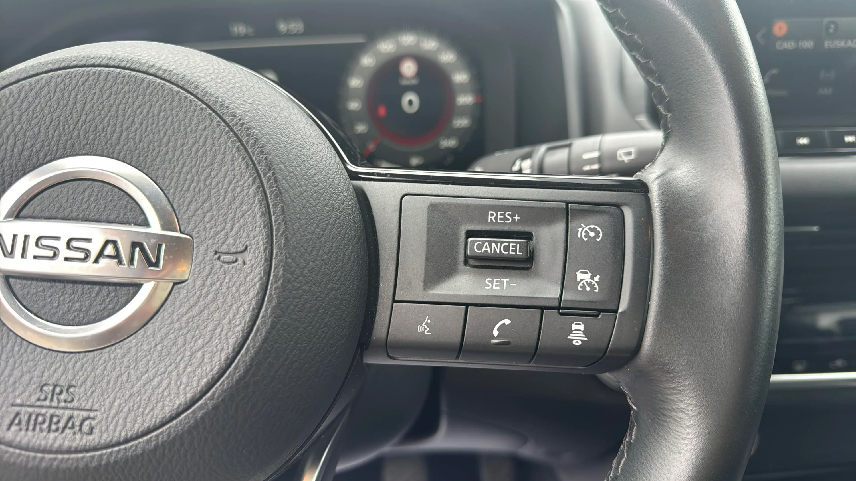 Nissan Qashqai DIG-T mHEV 4x2 N-Connecta - foto 19