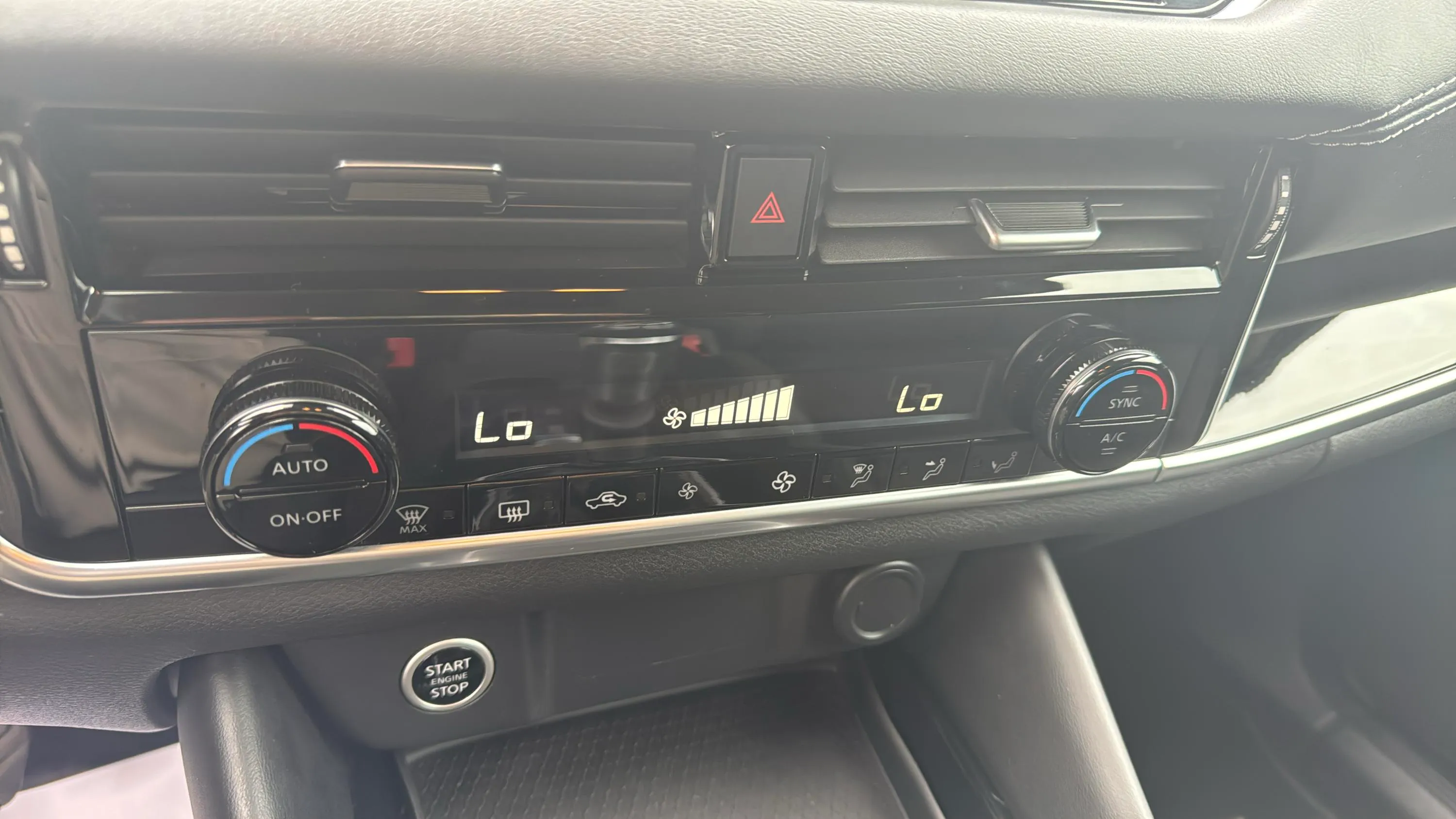 Nissan Qashqai DIG-T mHEV 4x2 N-Connecta - foto 20