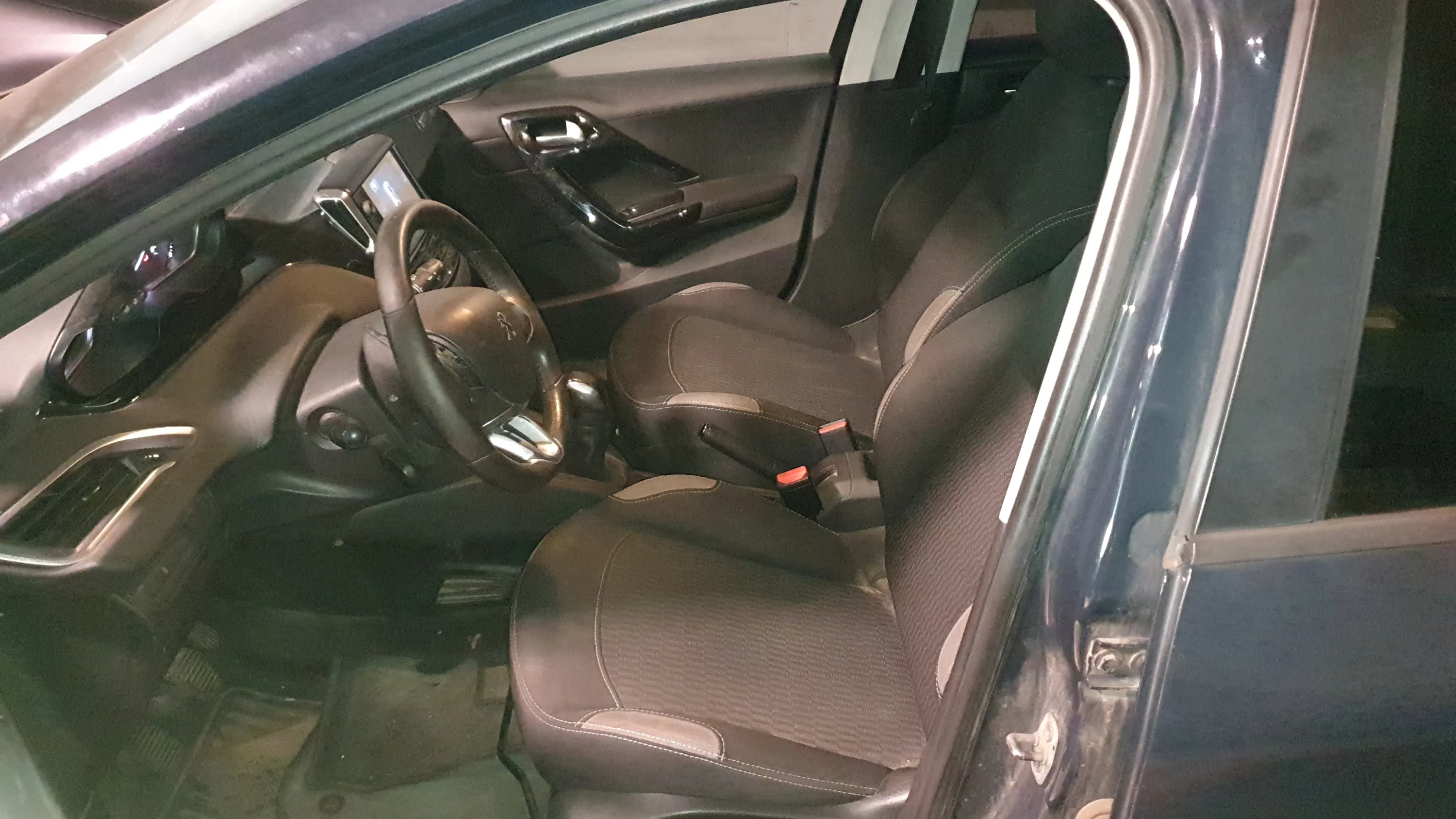Peugeot 208 Access 1.2L PureTech - foto 13
