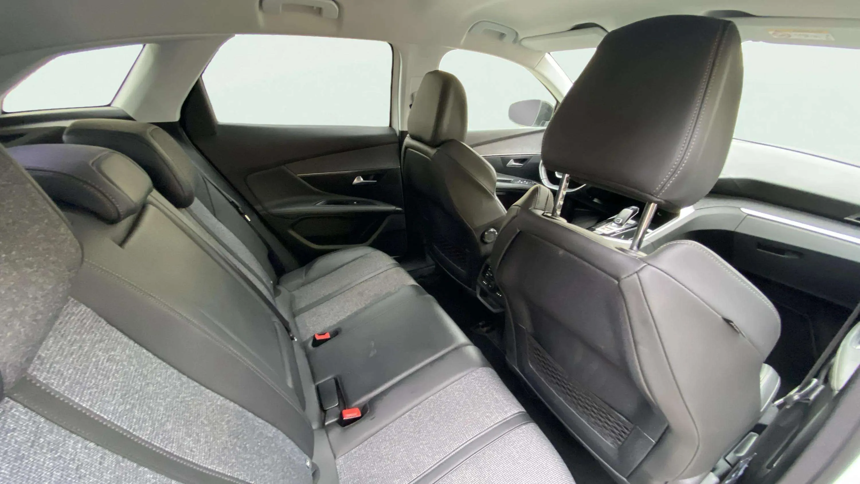 Peugeot 3008 1.5 BlueHDi Allure EAT8 - foto 14