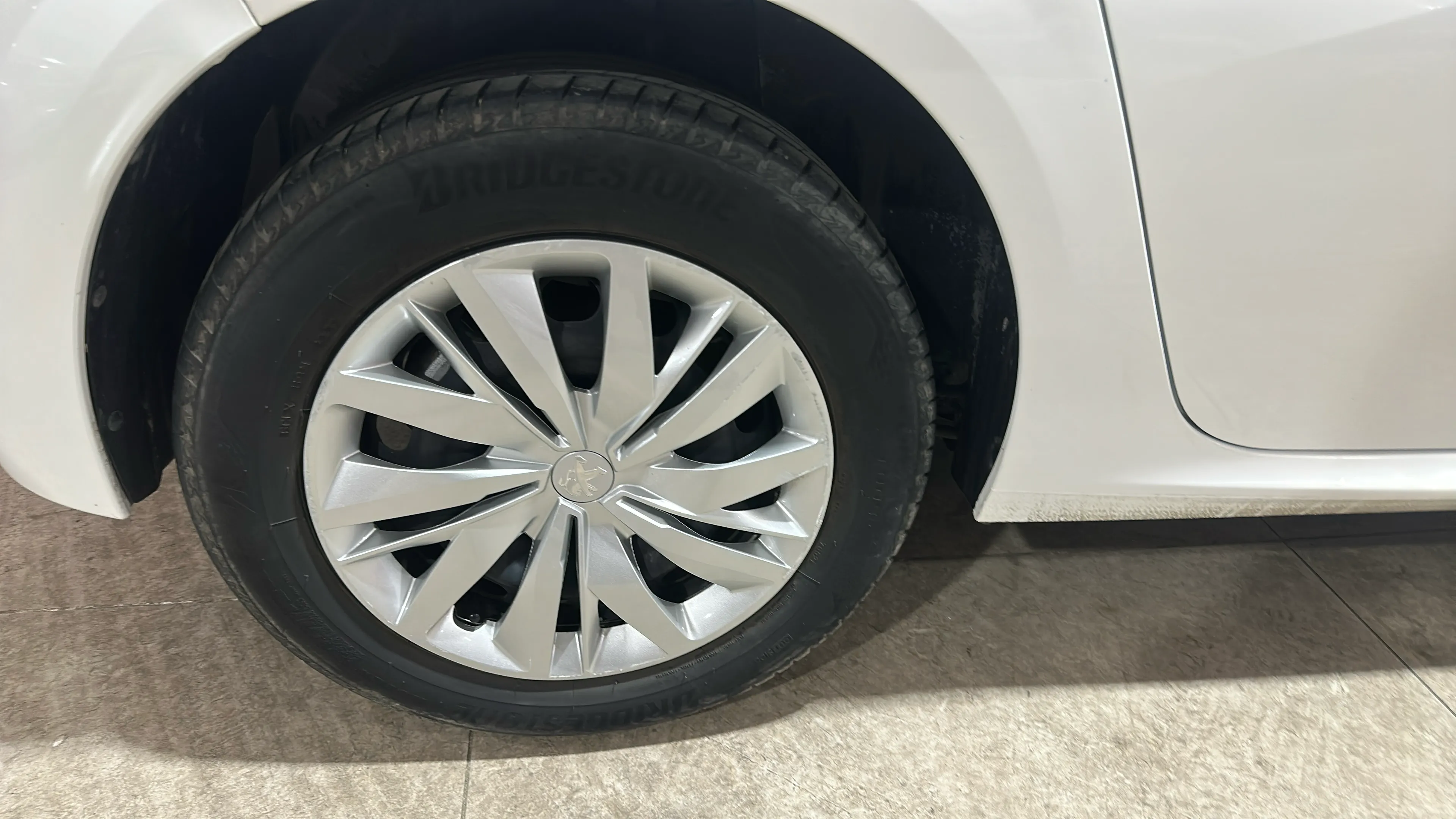 Peugeot 208 BlueHDi Active - foto 17