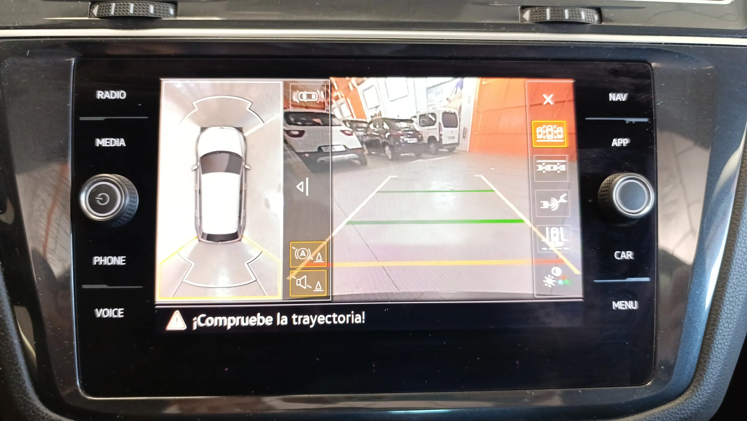 Volkswagen Tiguan R-Line 2.0 TDI DSG - foto 24