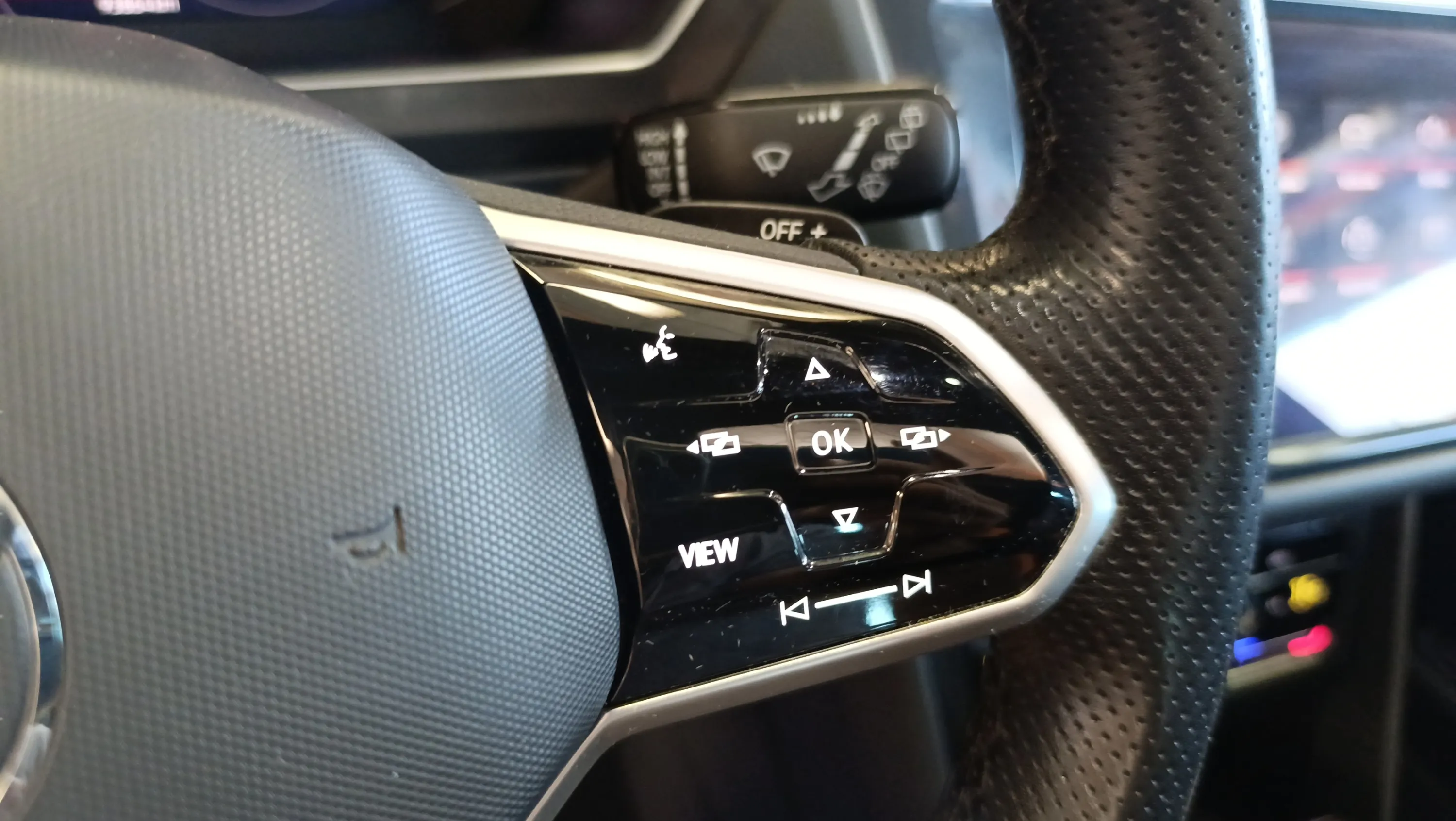 Volkswagen Tiguan R-Line 2.0 TDI DSG - foto 13