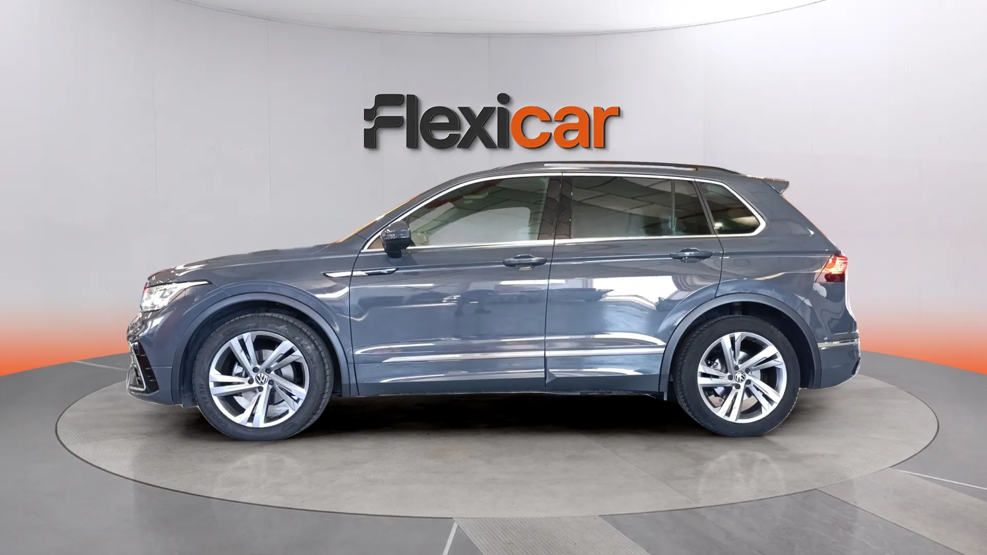 Volkswagen Tiguan R-Line 2.0 TDI DSG - foto 6