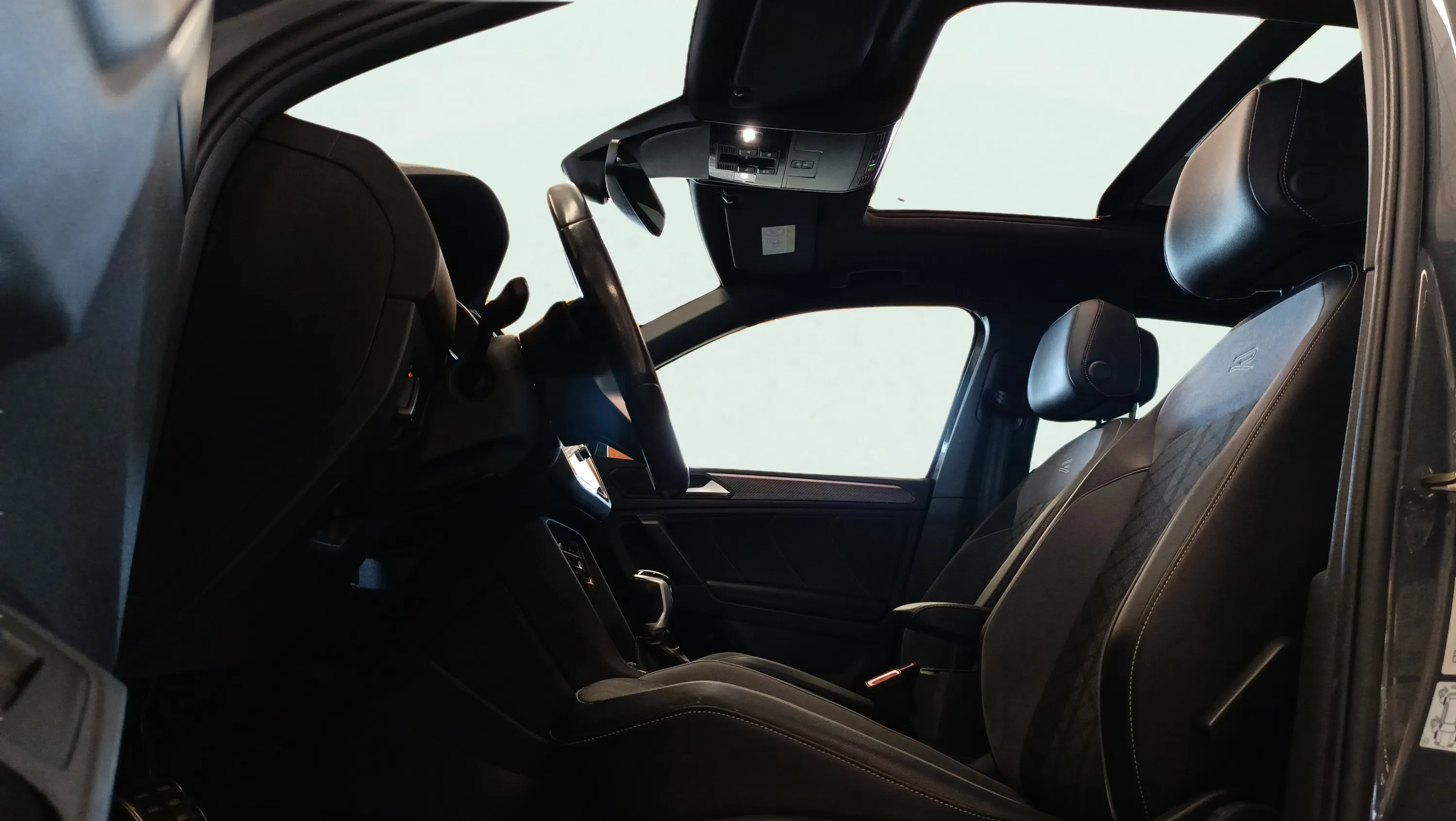 Volkswagen Tiguan R-Line 2.0 TDI DSG - foto 32