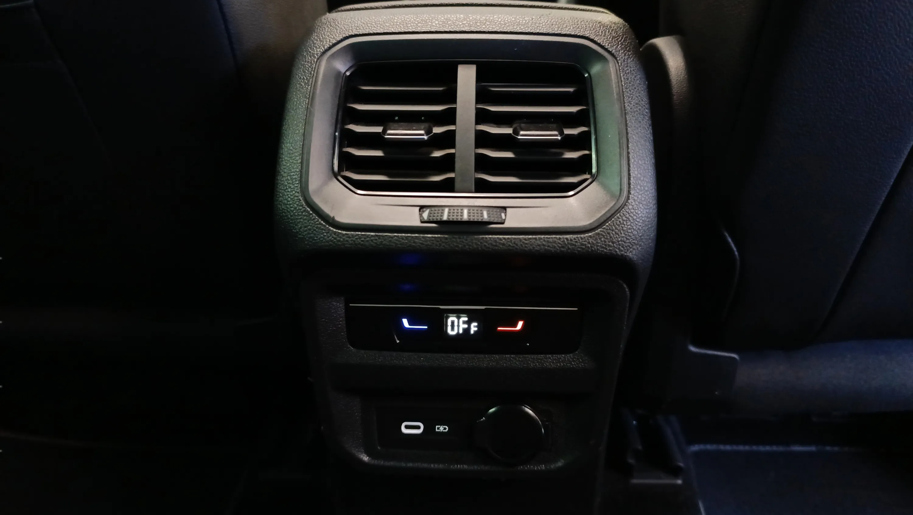 Volkswagen Tiguan R-Line 2.0 TDI DSG - foto 37