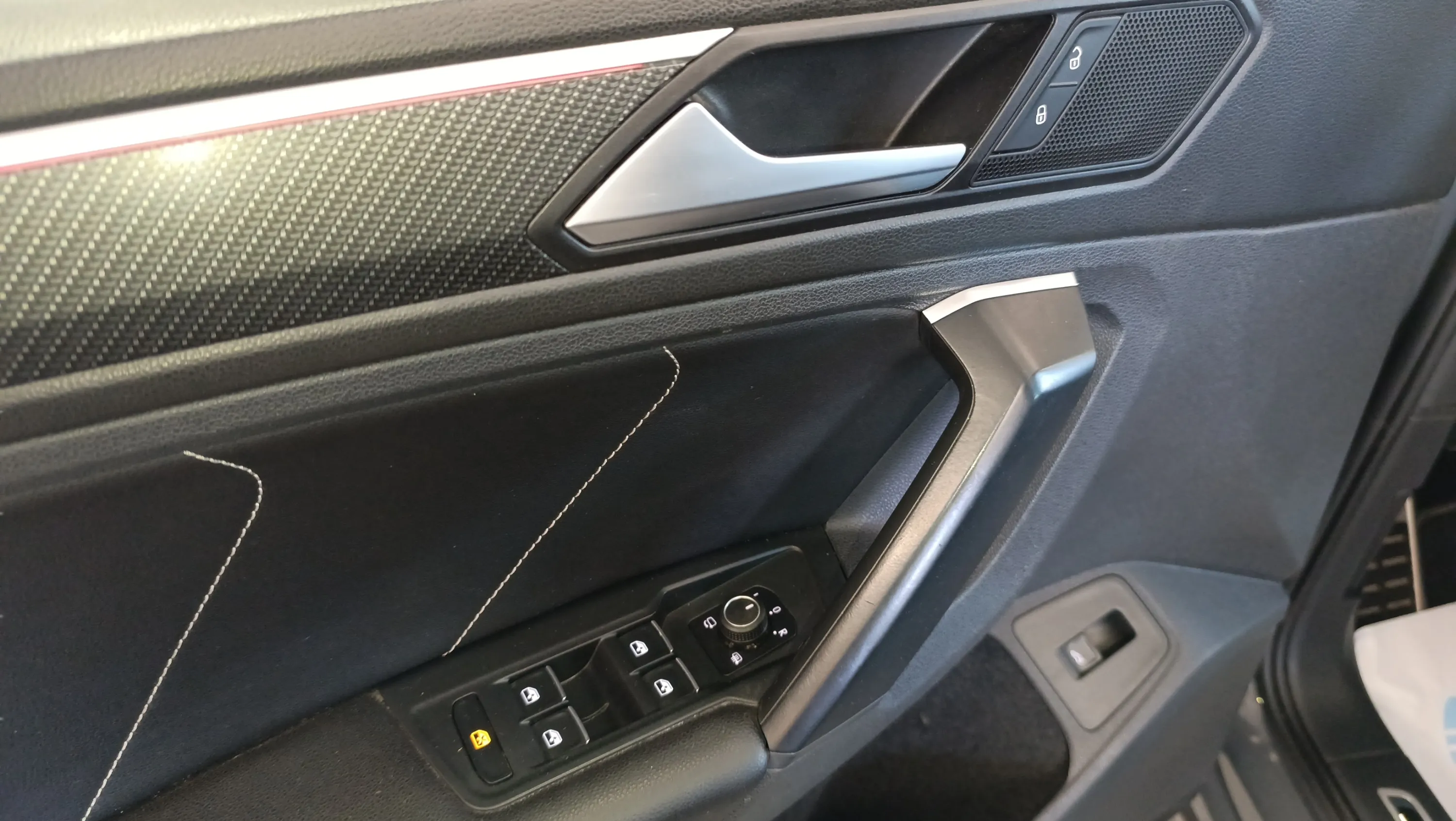 Volkswagen Tiguan R-Line 2.0 TDI DSG - foto 31