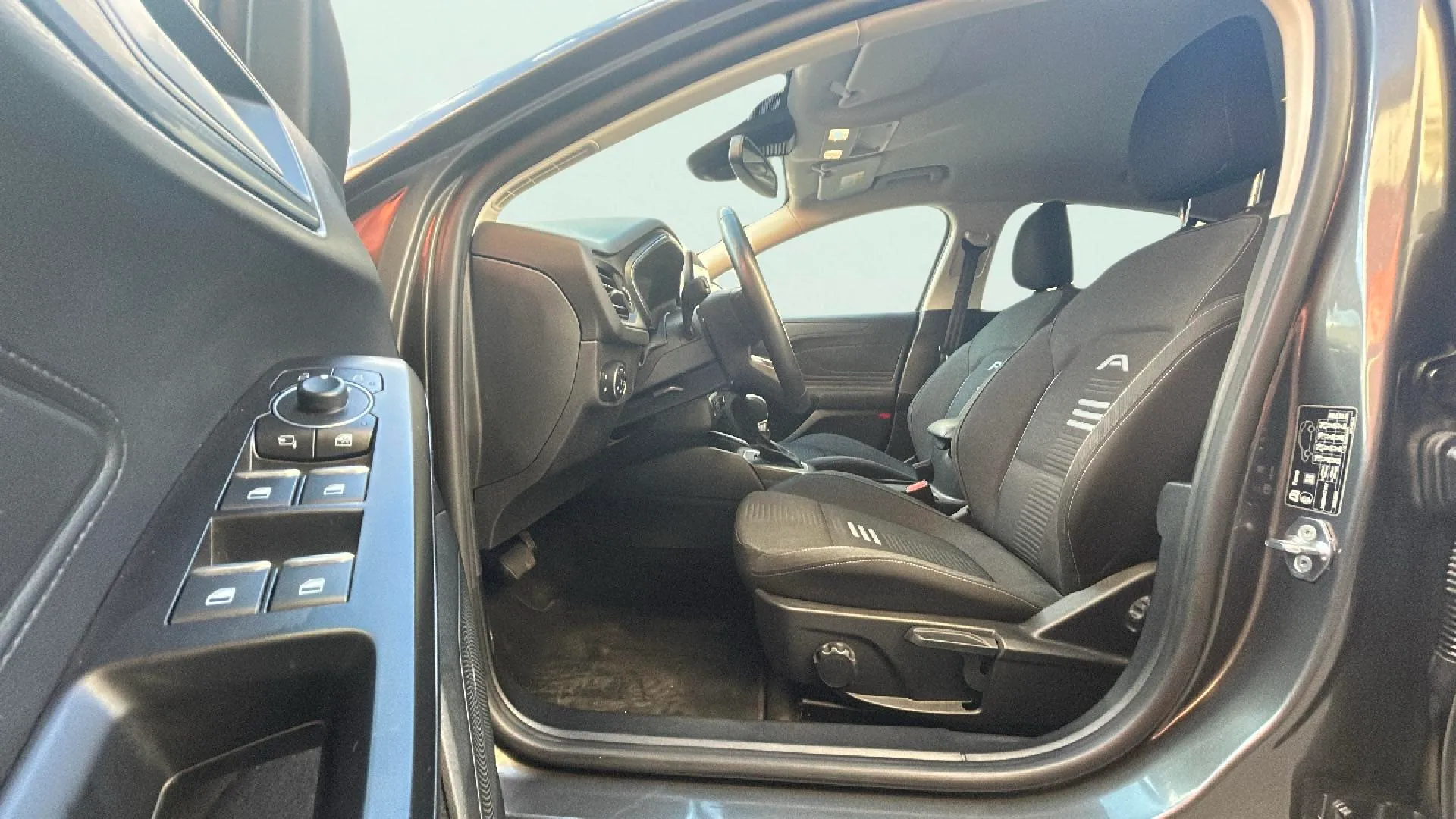 Ford Focus 1.0 EcoBoost MHEV Active Des. SIP - foto 14