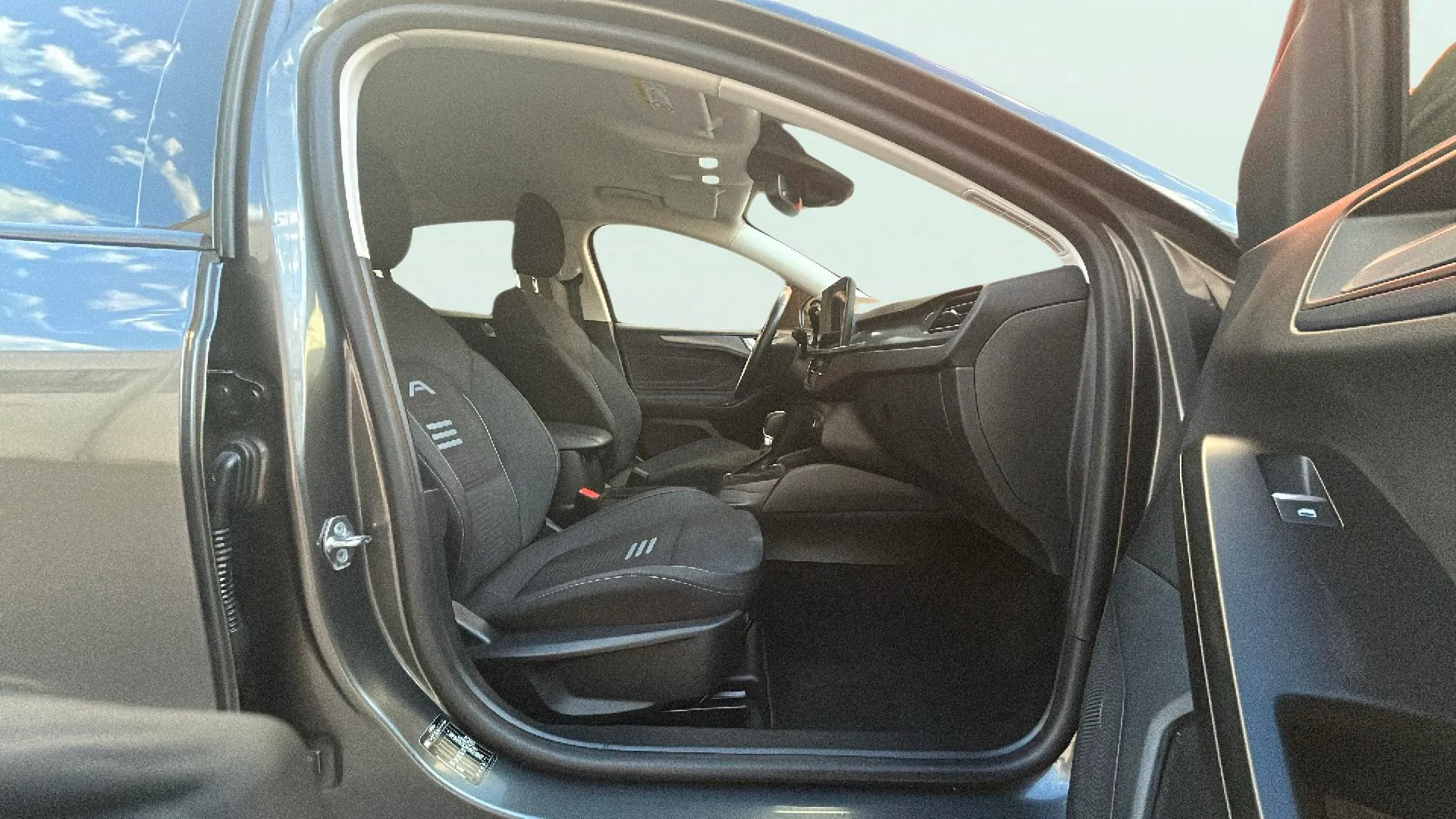Ford Focus 1.0 EcoBoost MHEV Active Des. SIP - foto 15