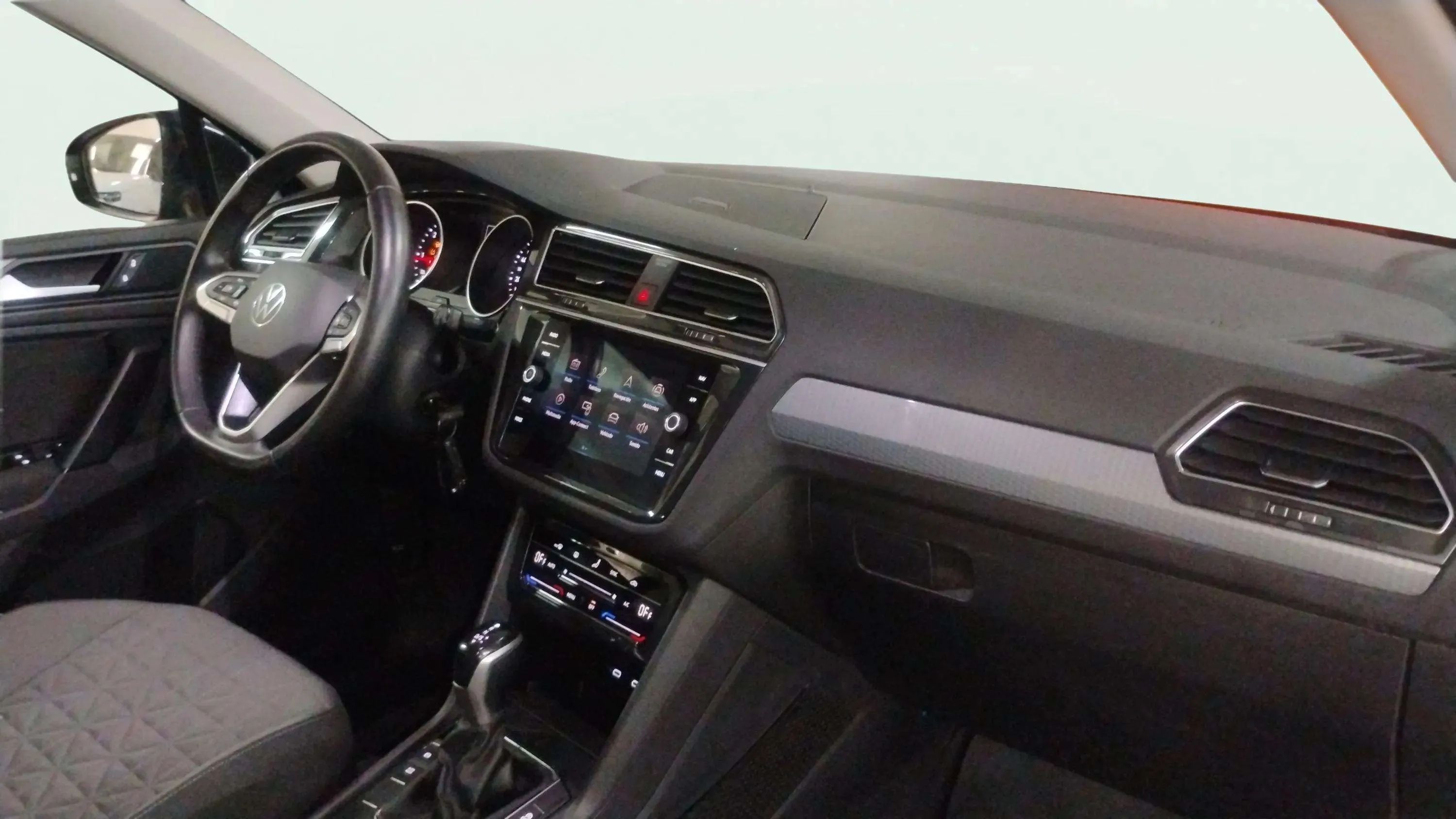 Volkswagen Tiguan Life 2.0 TDI DSG - foto 15