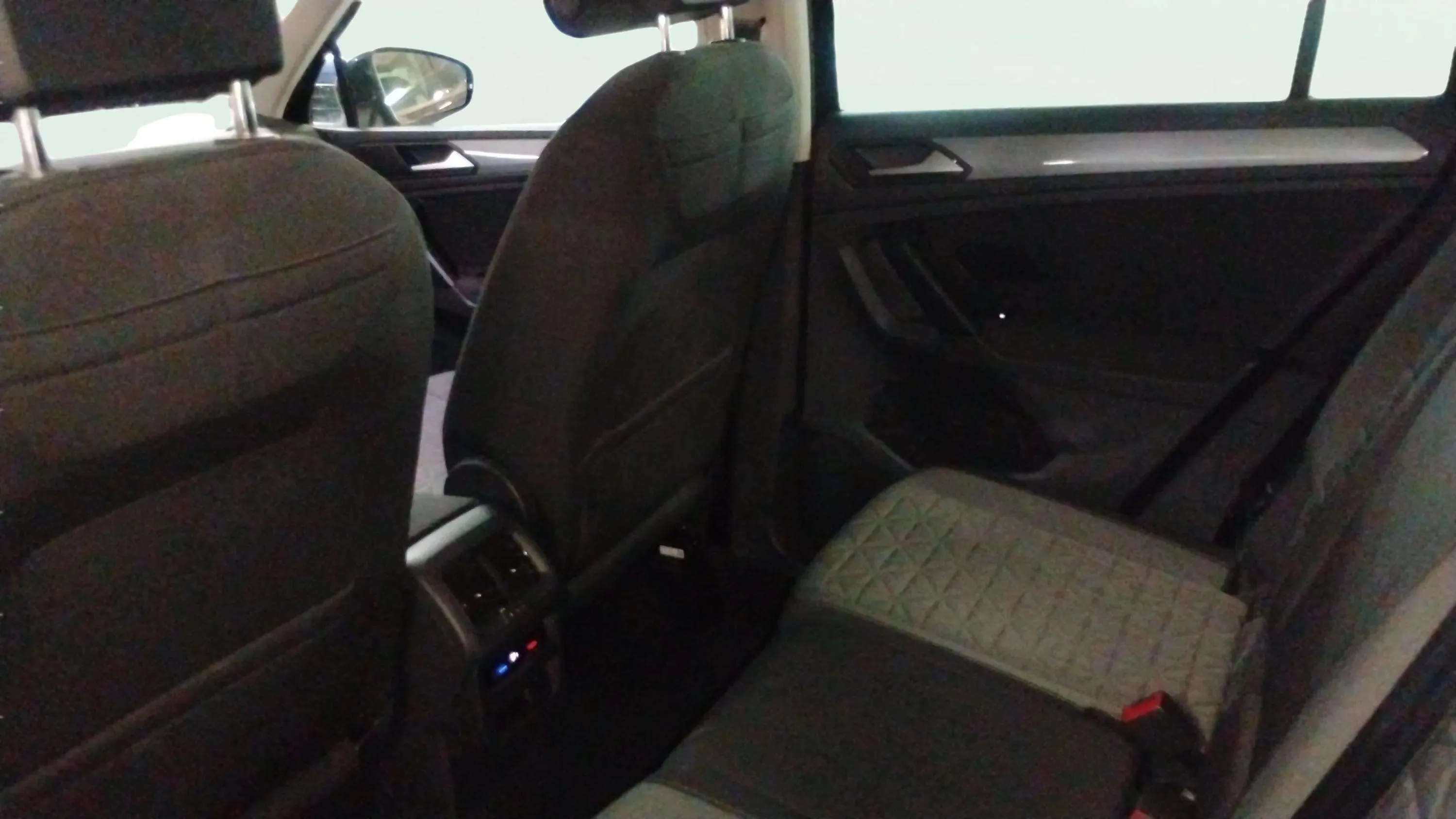 Volkswagen Tiguan Life 2.0 TDI DSG - foto 9
