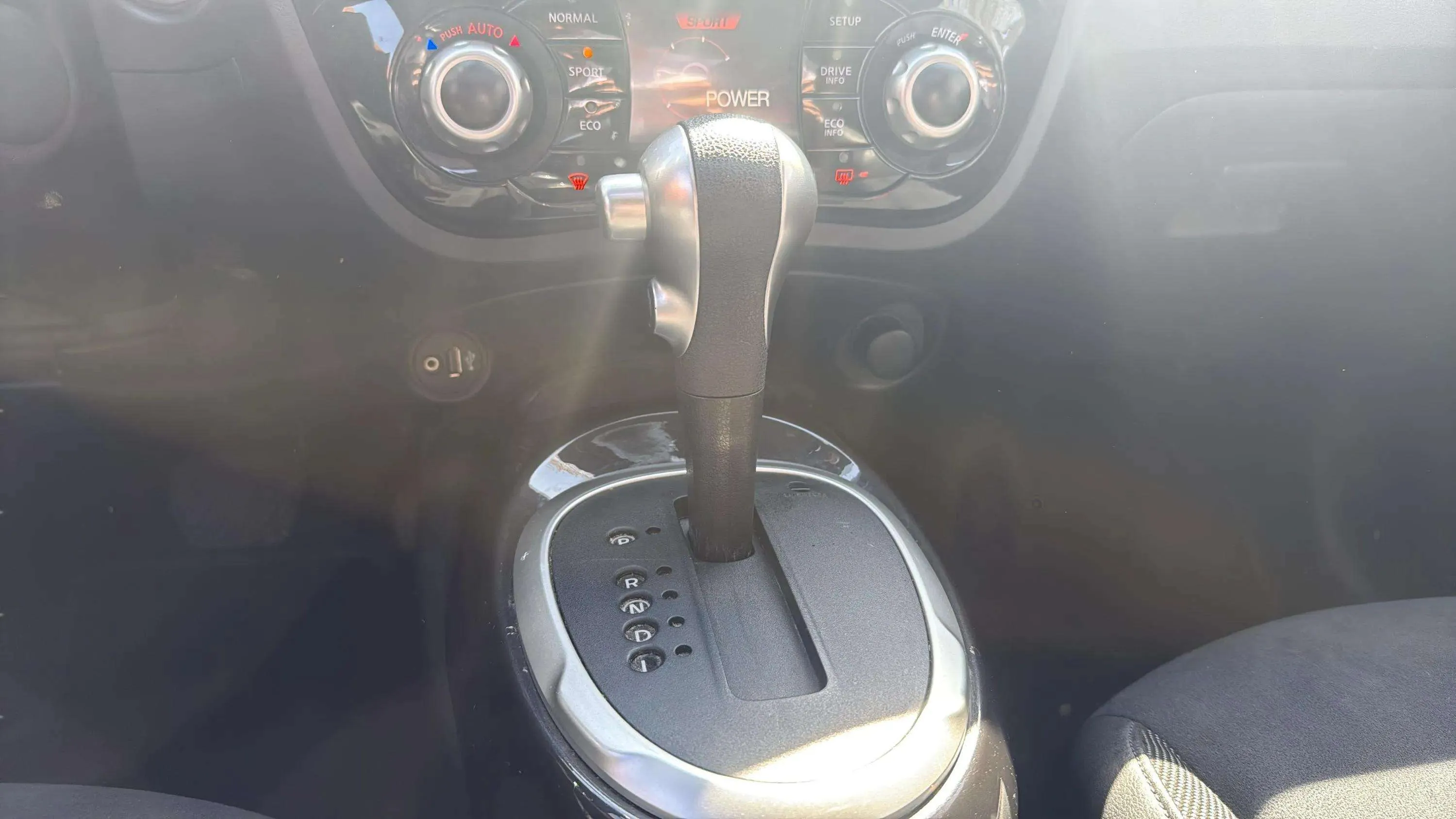 Nissan Juke DIG-T DCT Tekna - foto 23