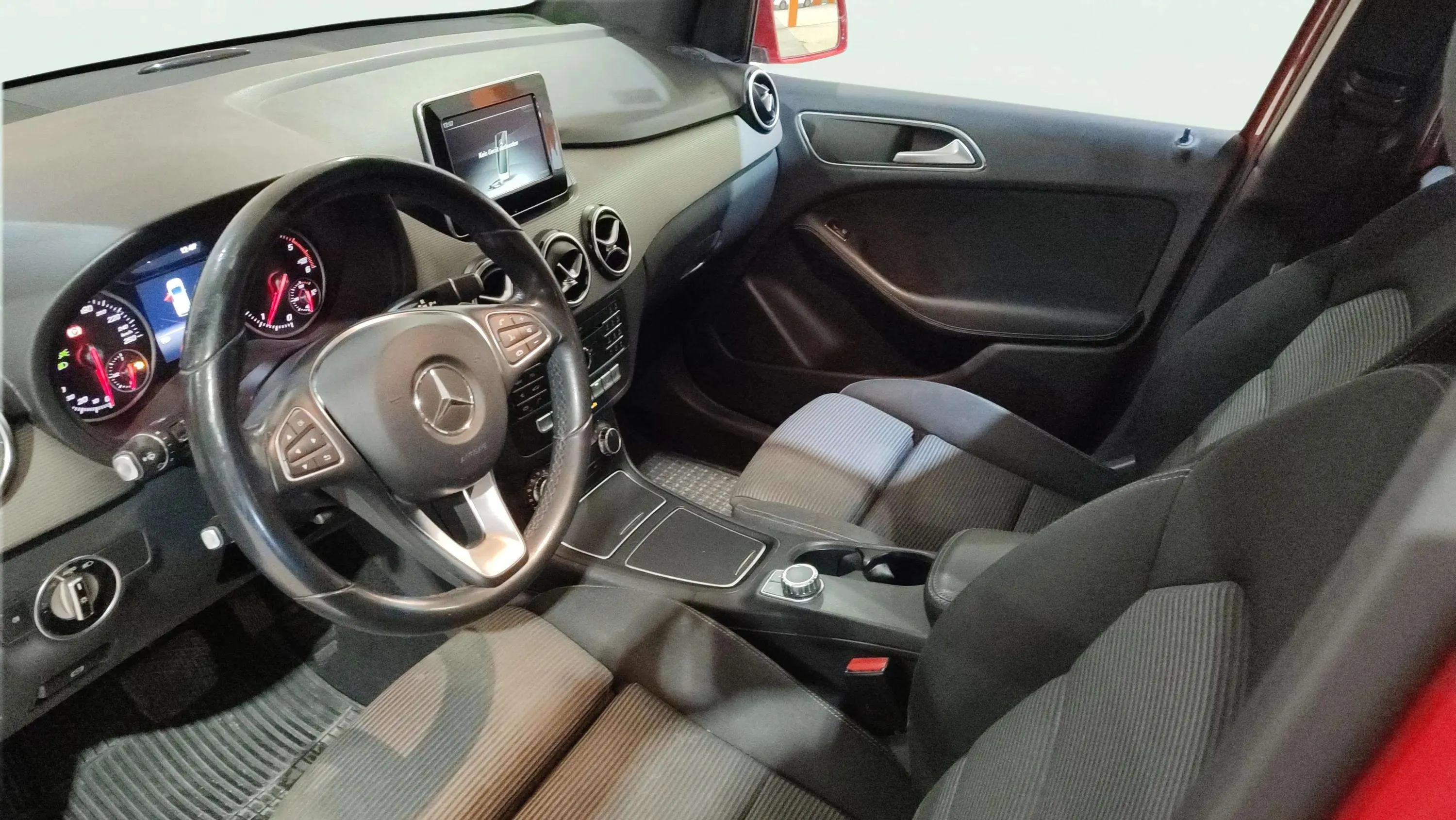 Mercedes-Benz Clase B B 180 d - foto 7