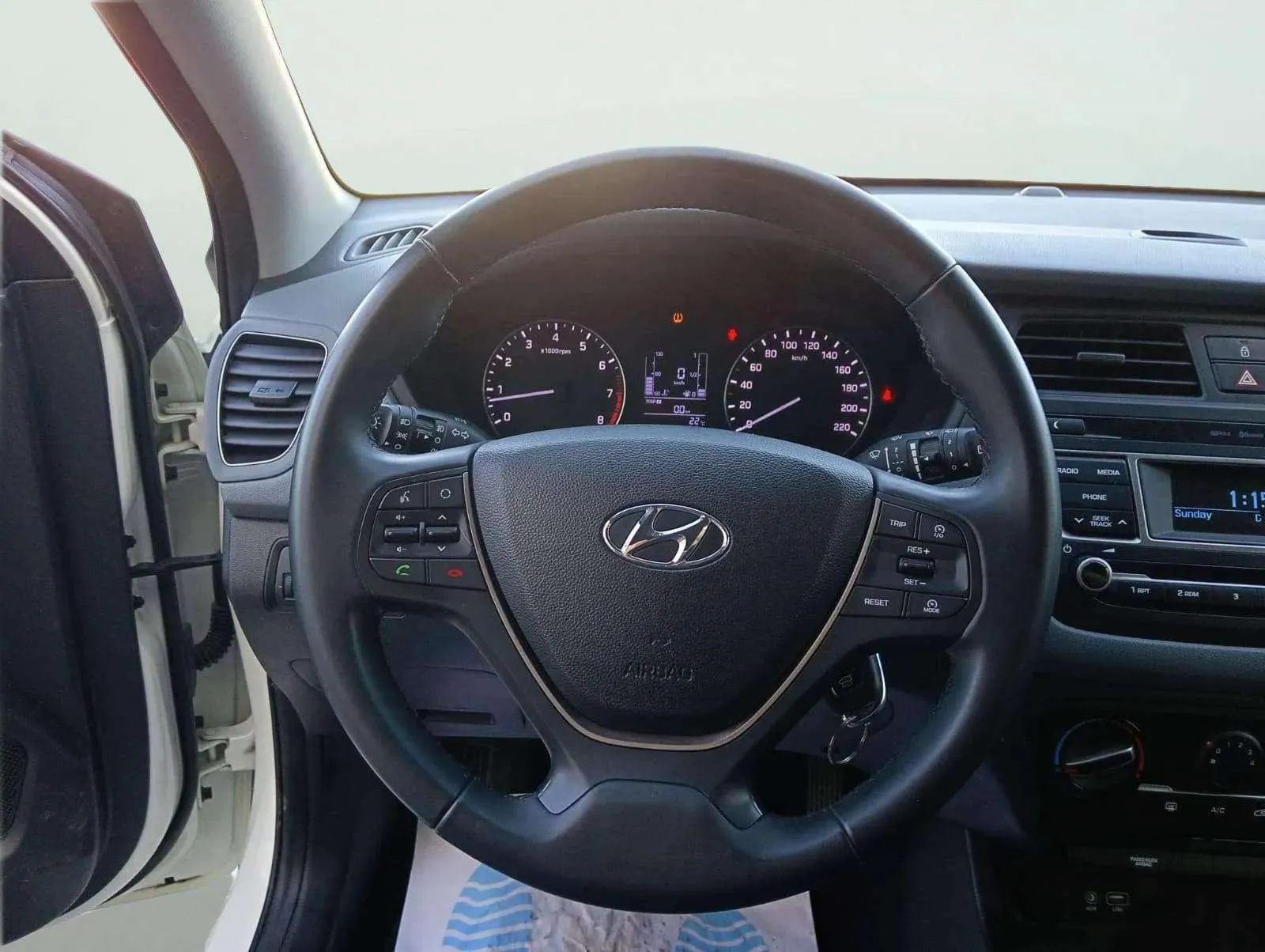 Hyundai i20 1.2 MPI Essence - foto 9