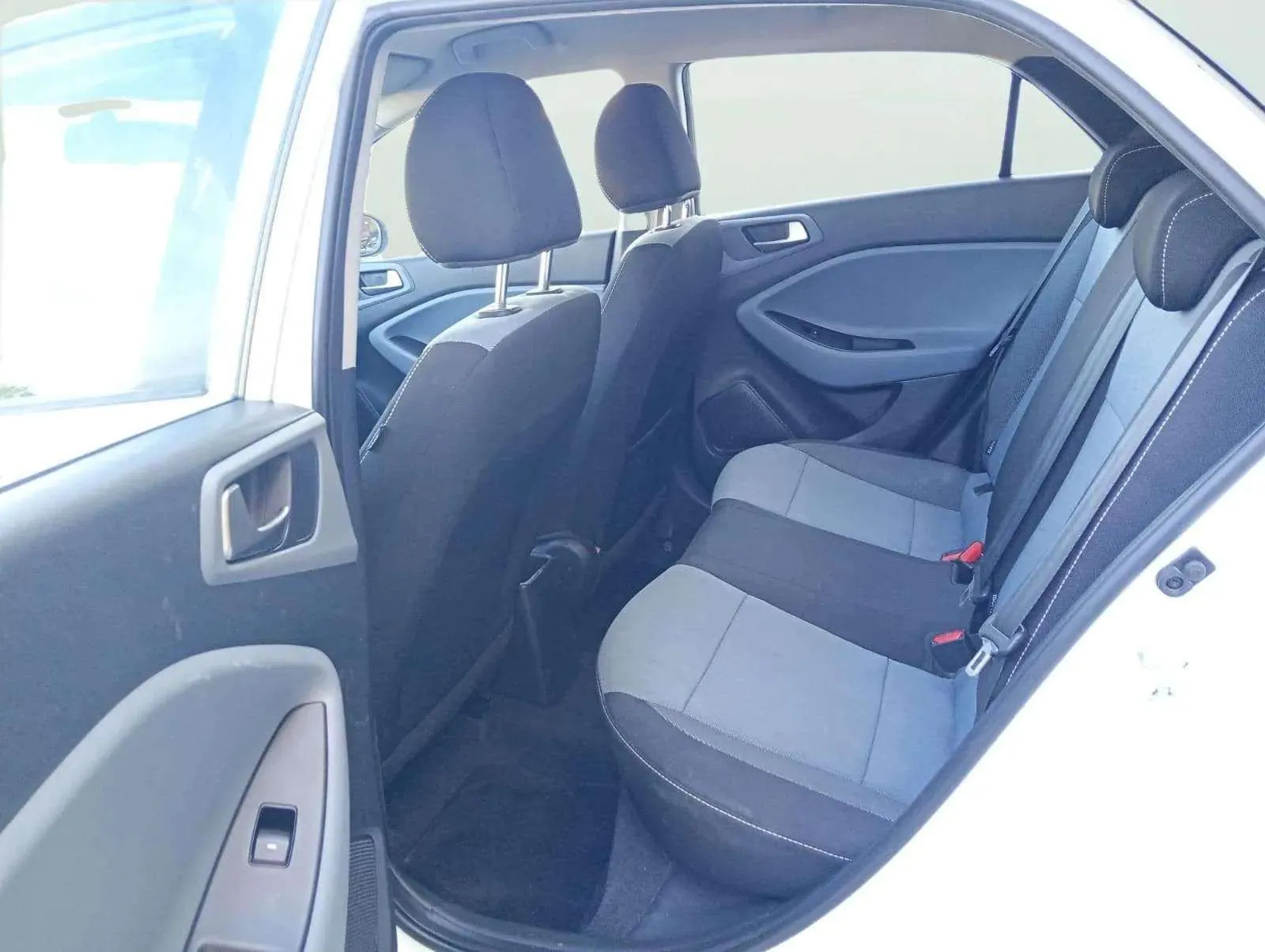 Hyundai i20 1.2 MPI Essence - foto 15