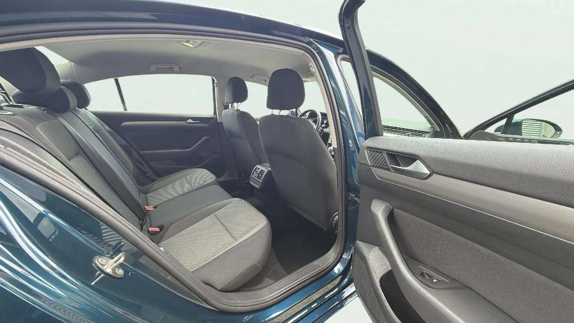 Volkswagen Passat Executive 2.0 TDI DSG - foto 18